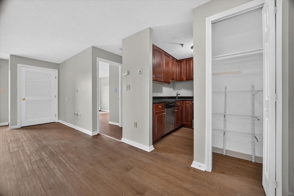 230 Willard # 701 Property Photo 8
