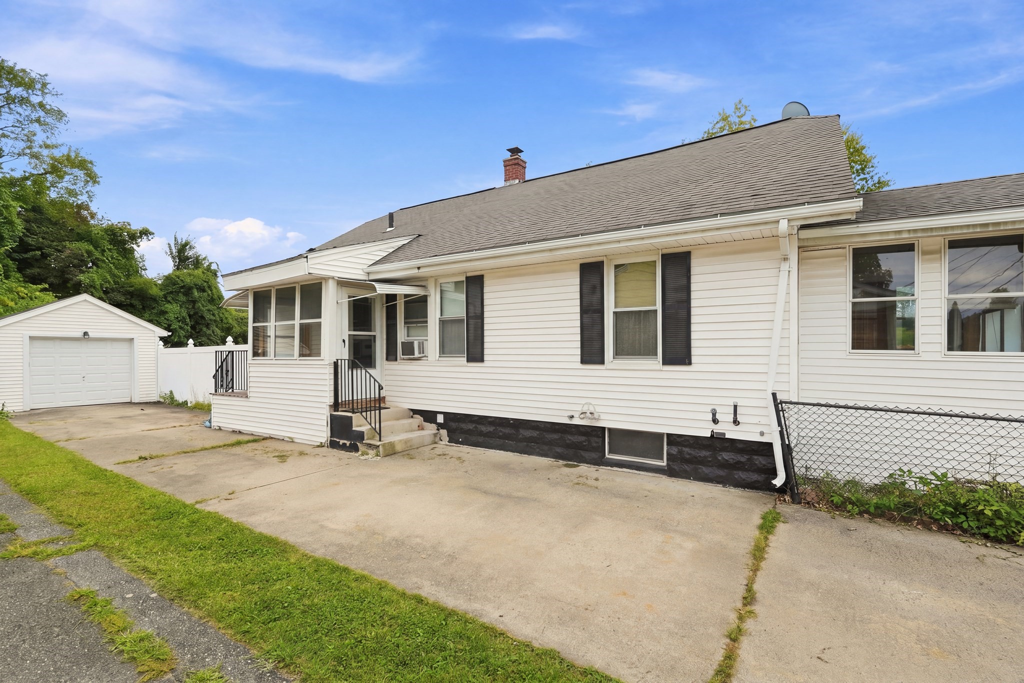 41 Ludger Ave Property Photo 2