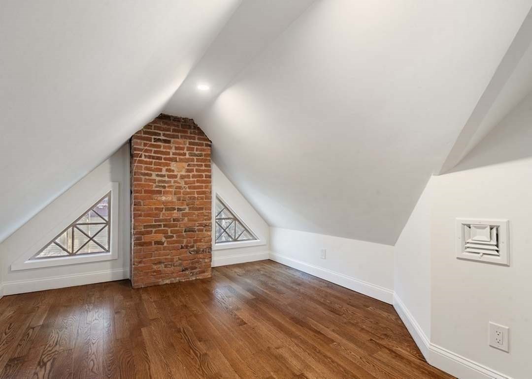 31 Monadnock St # 1 Property Photo 8