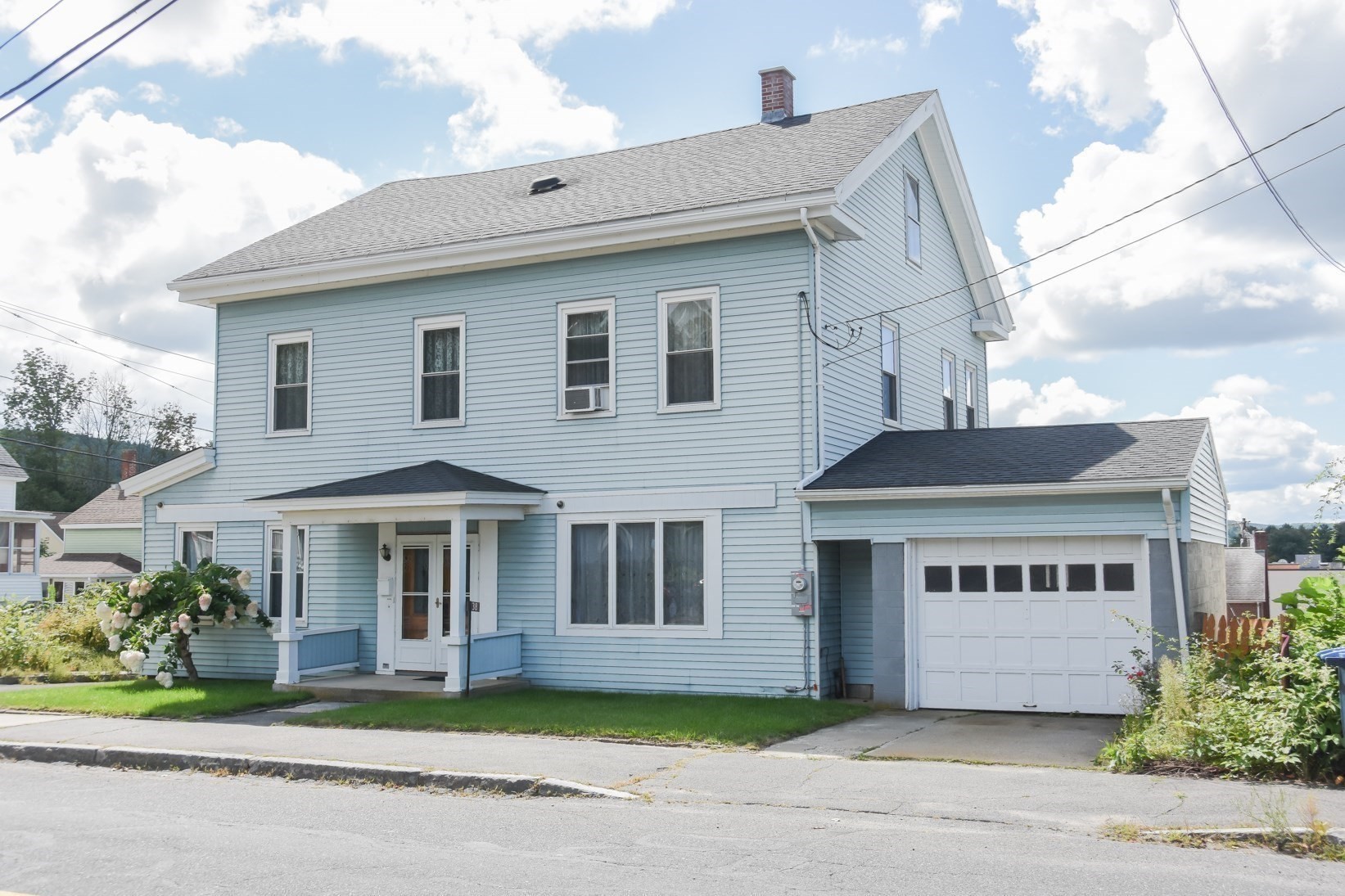38 Pleasant St Property Photo 3