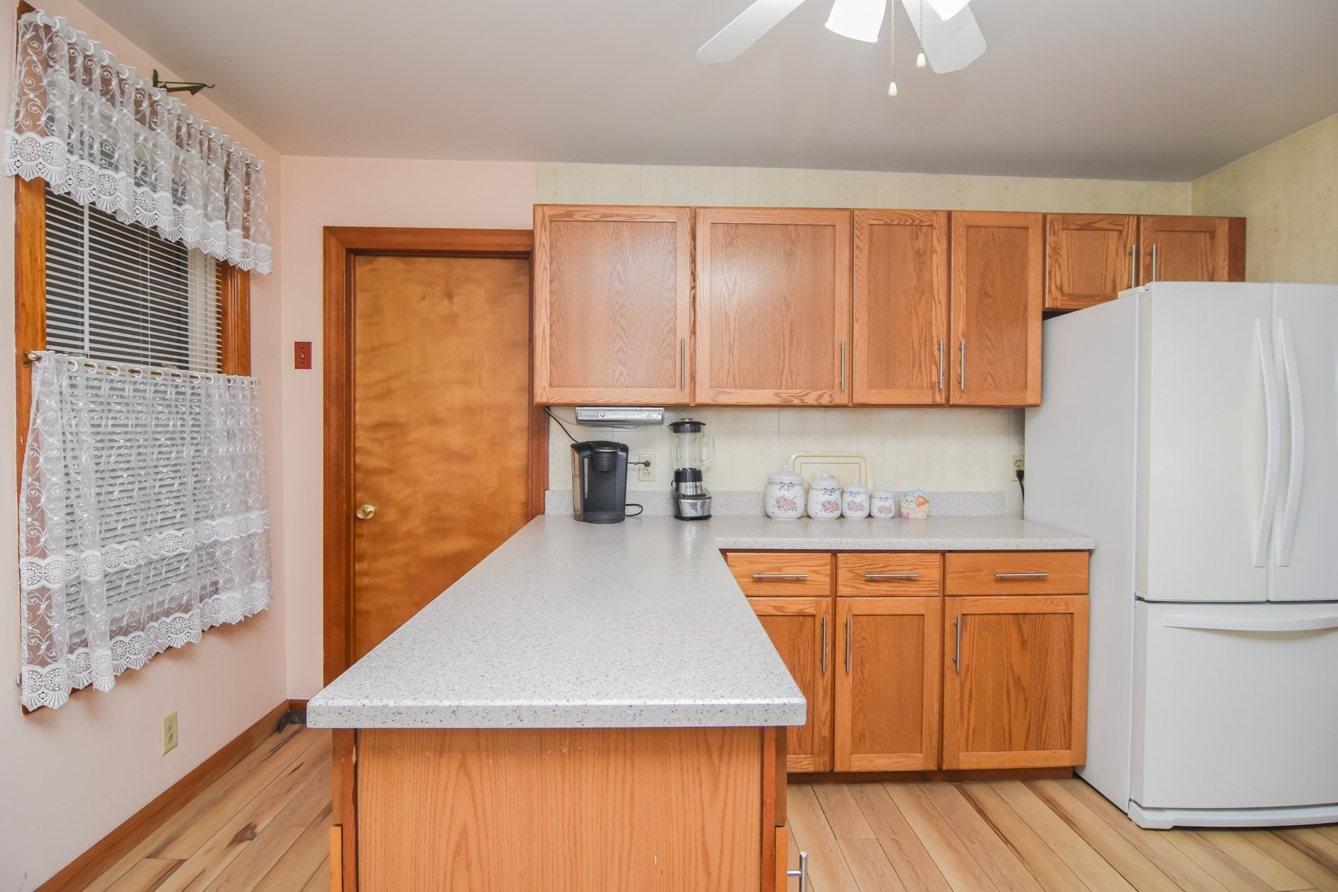 38 Pleasant St Property Photo 22