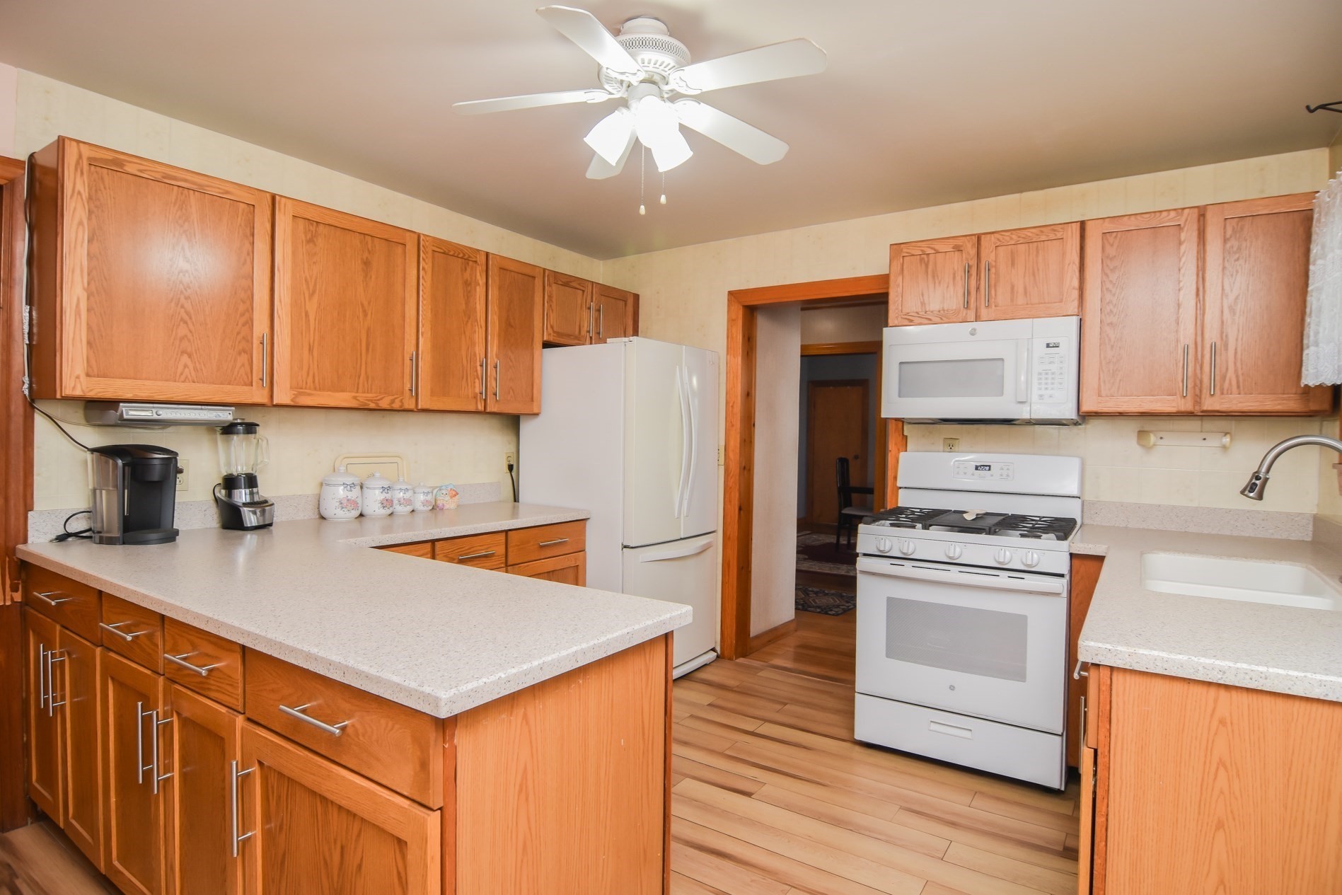 38 Pleasant St Property Photo 23