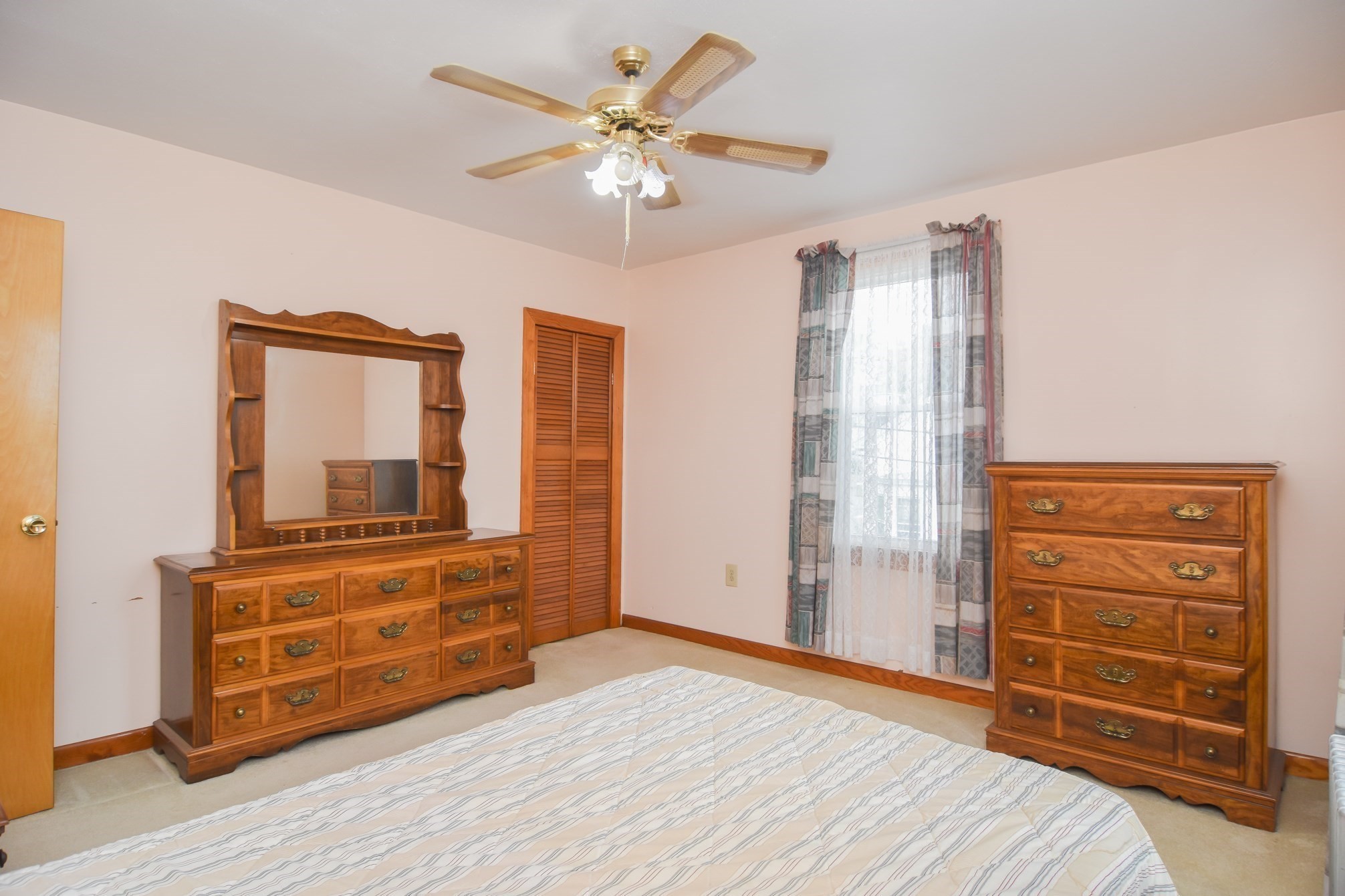 38 Pleasant St Property Photo 29