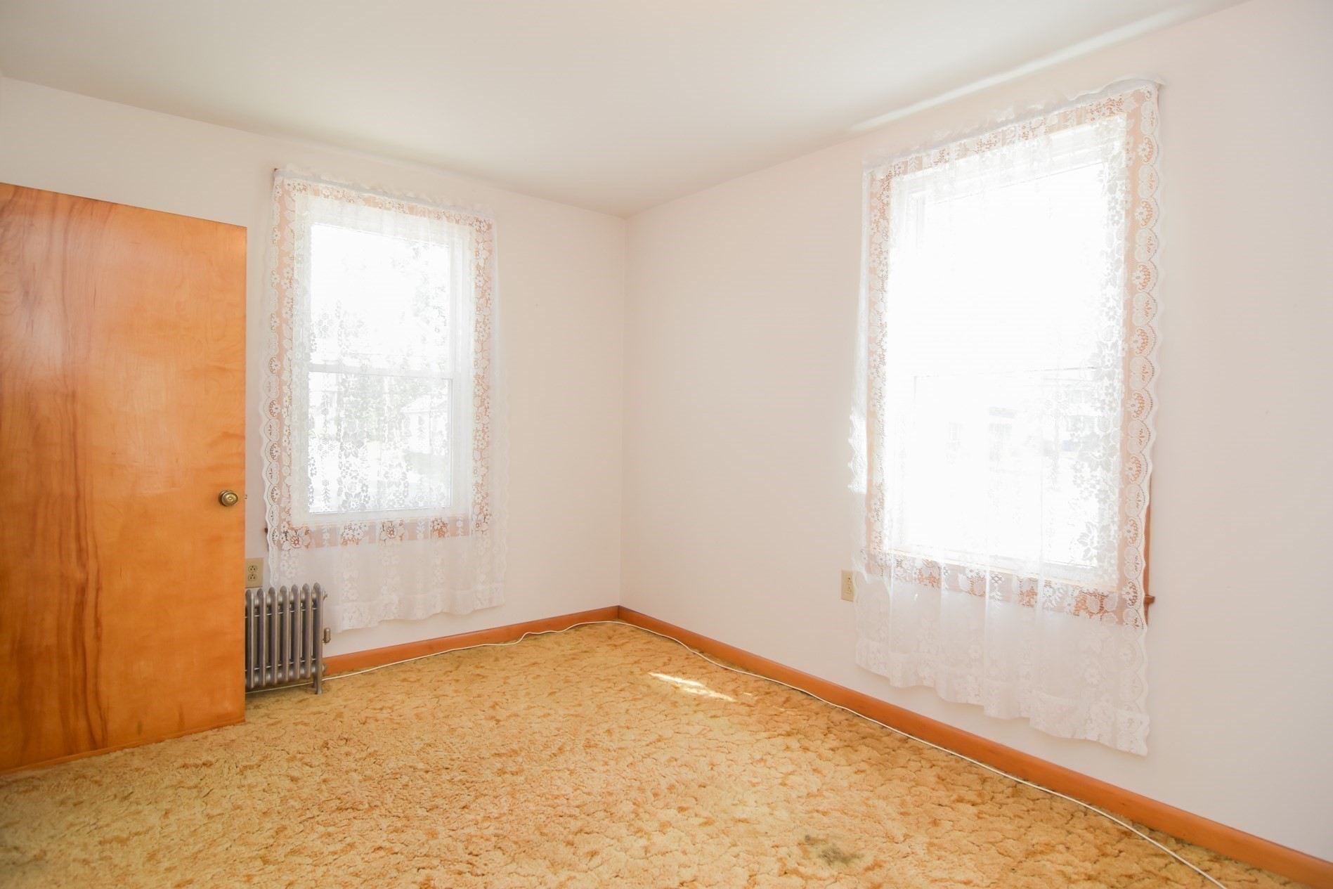38 Pleasant St Property Photo 33