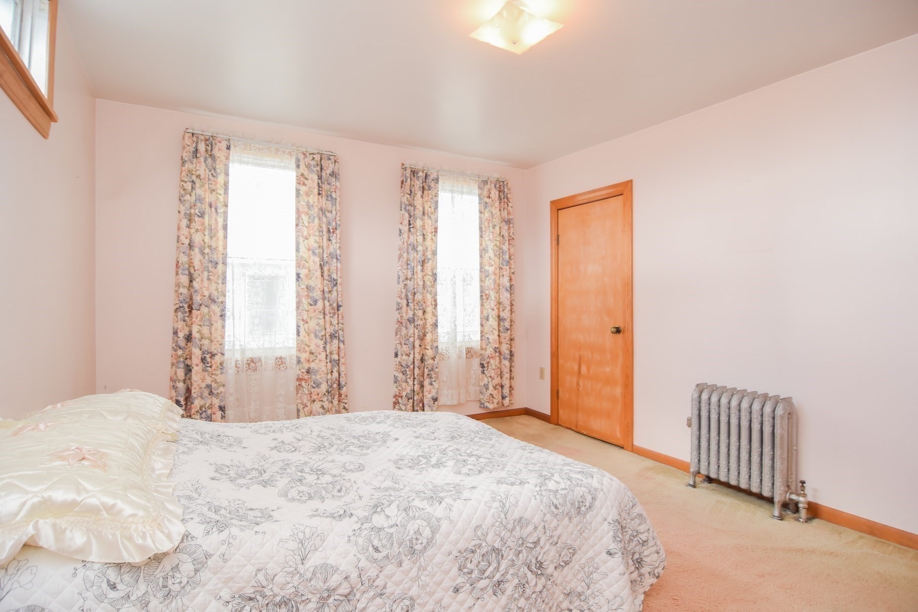 38 Pleasant St Property Photo 36