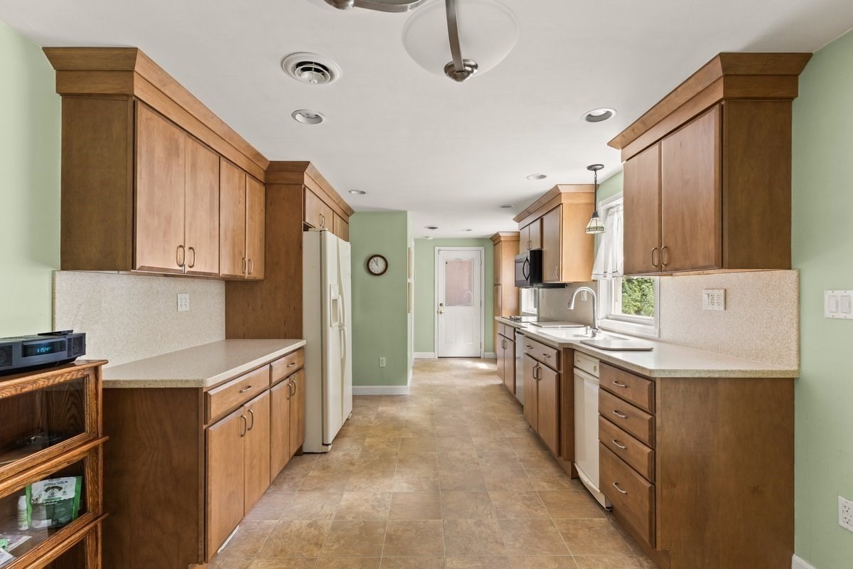 58 Harlan Cir Property Photo 13