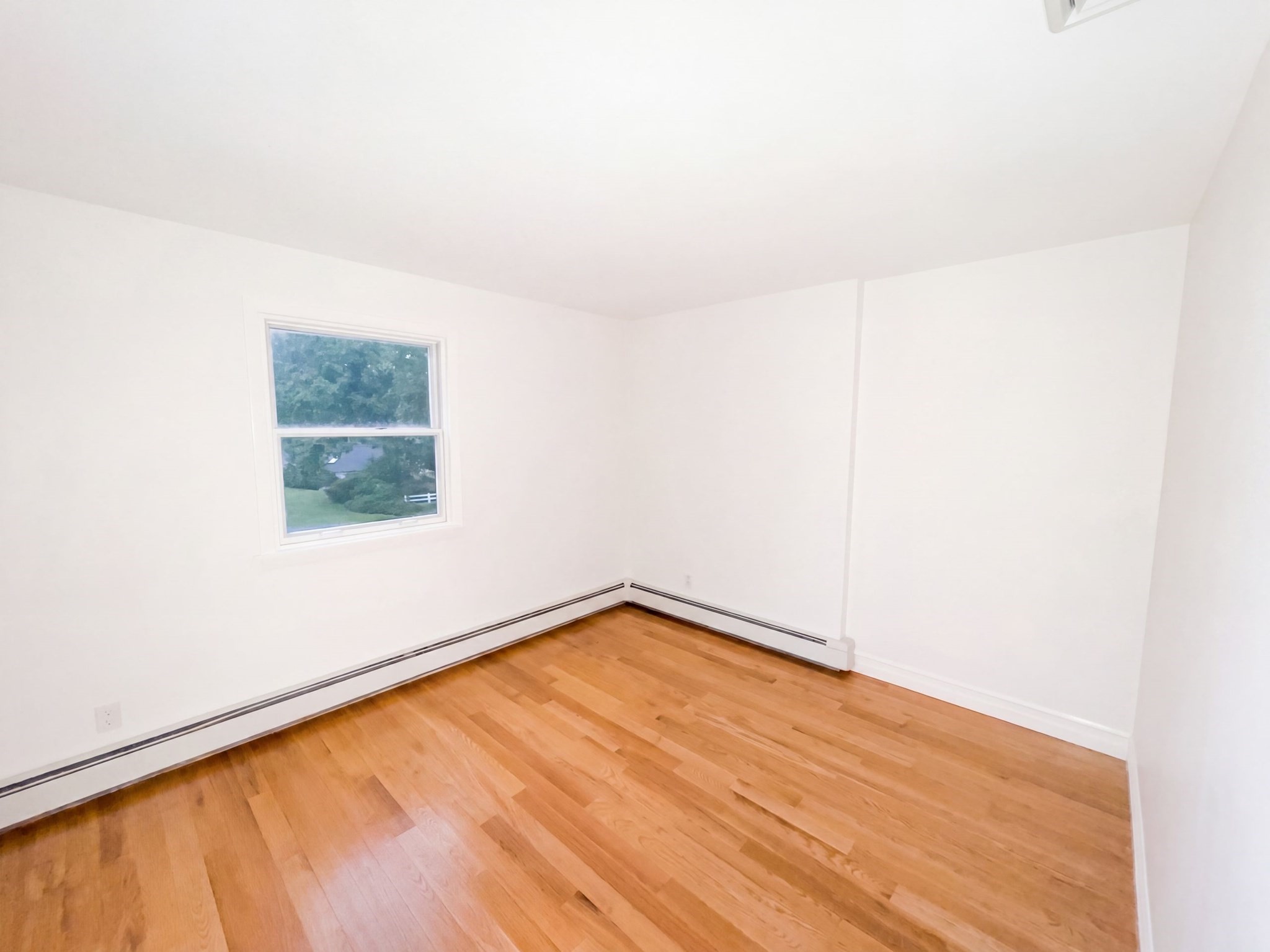 18 Sherwood Dr Property Photo 4