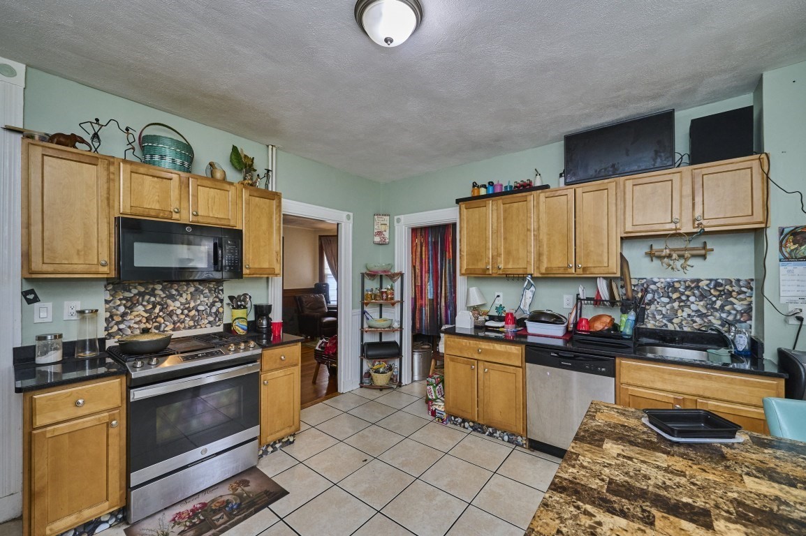 11 Wolcott Street Property Photo 8