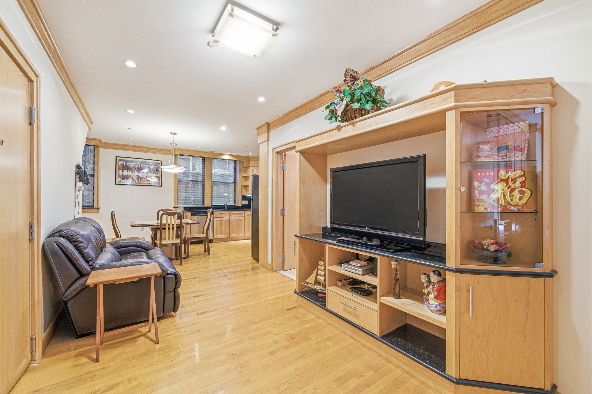 34 Harrison Avenue # B Property Photo 2
