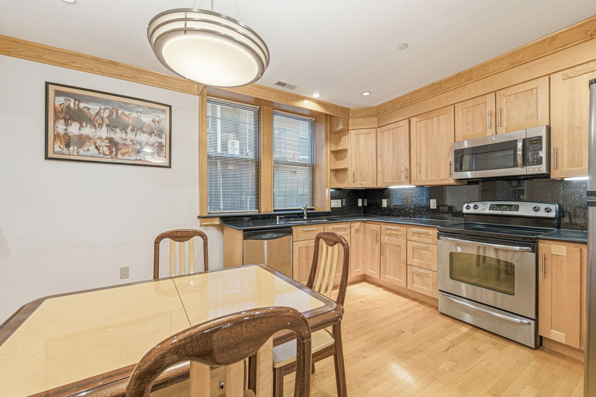 34 Harrison Avenue # B Property Photo 6
