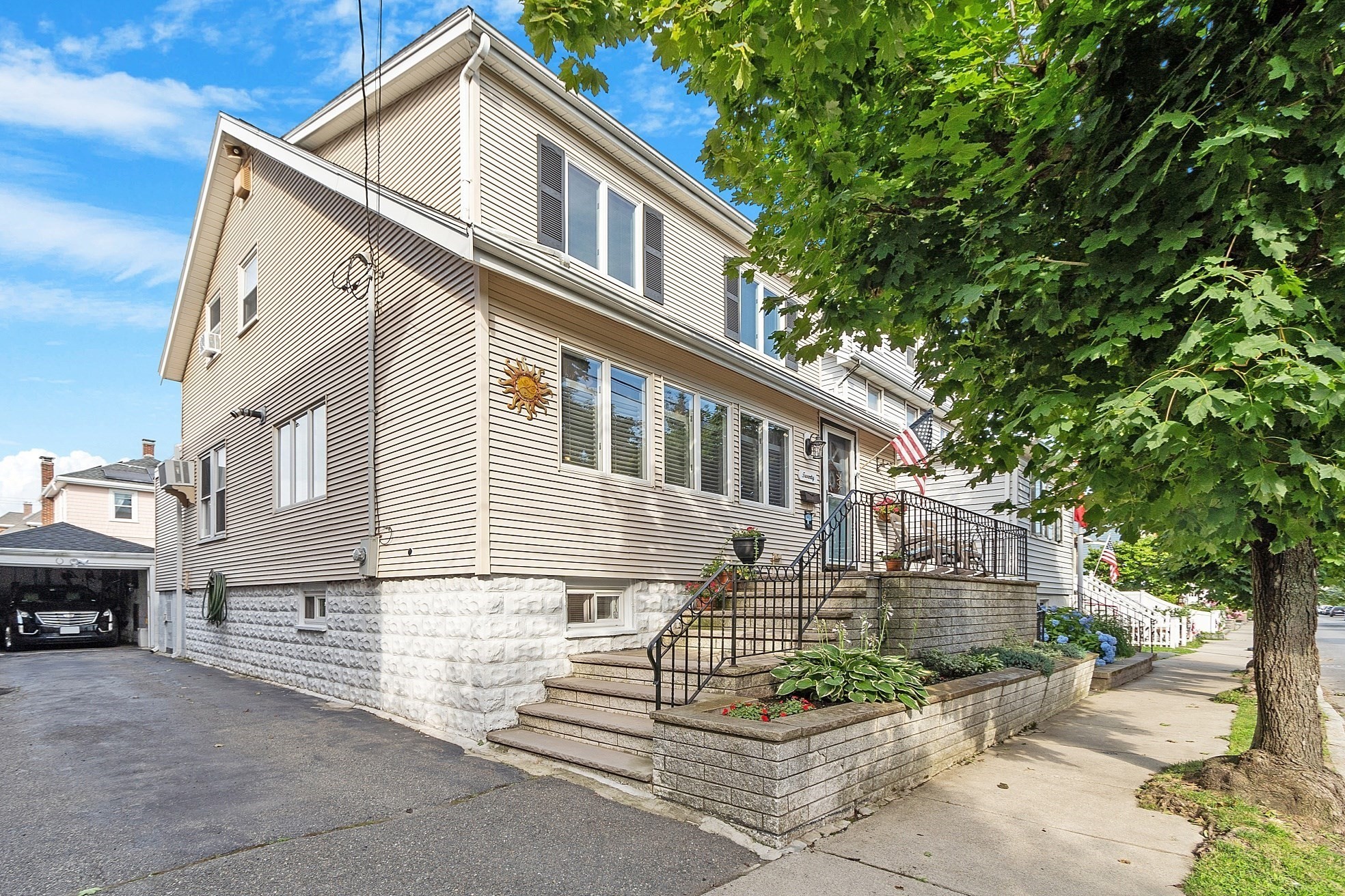 22 Lancaster Ave Property Photo 2
