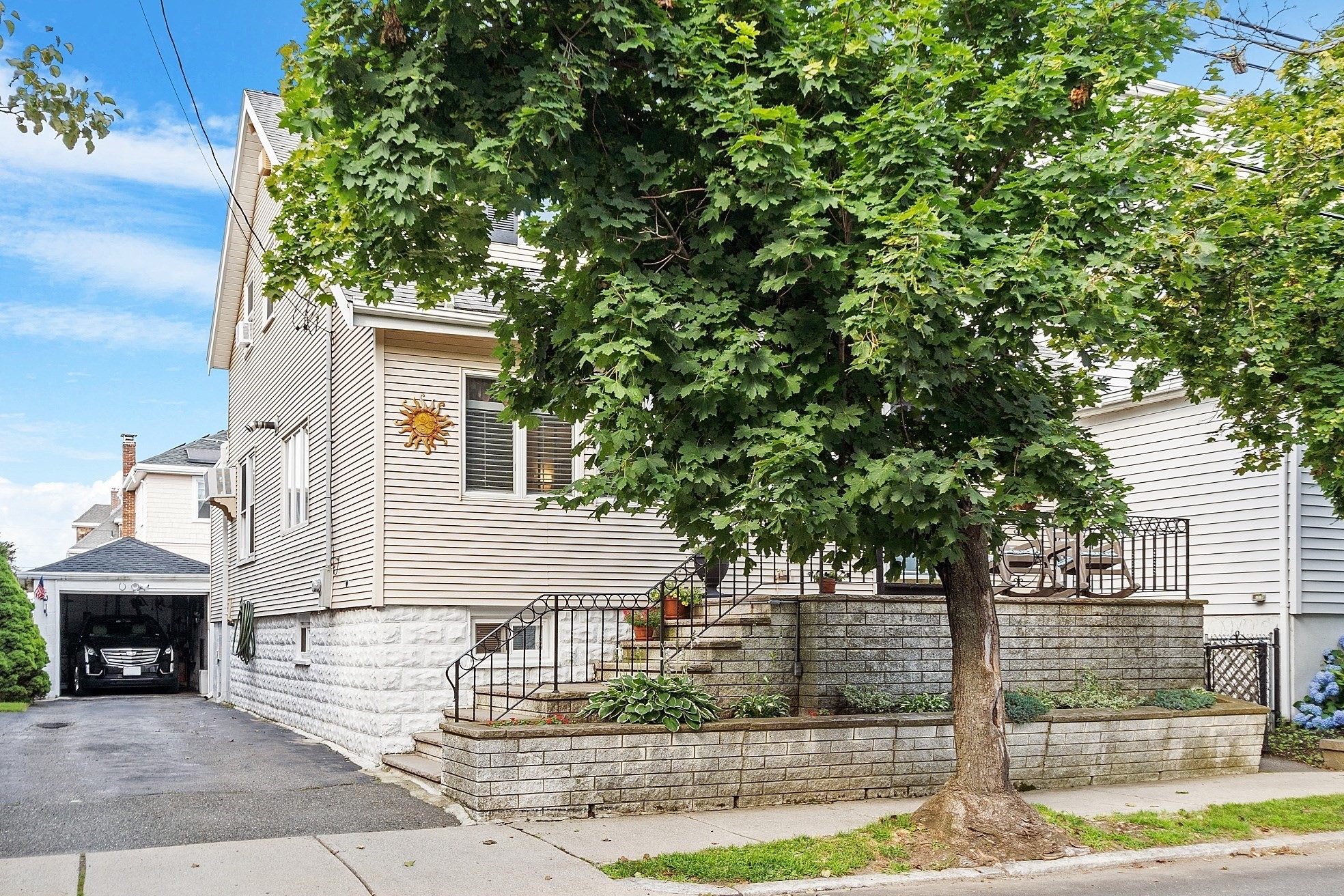22 Lancaster Ave Property Photo 3