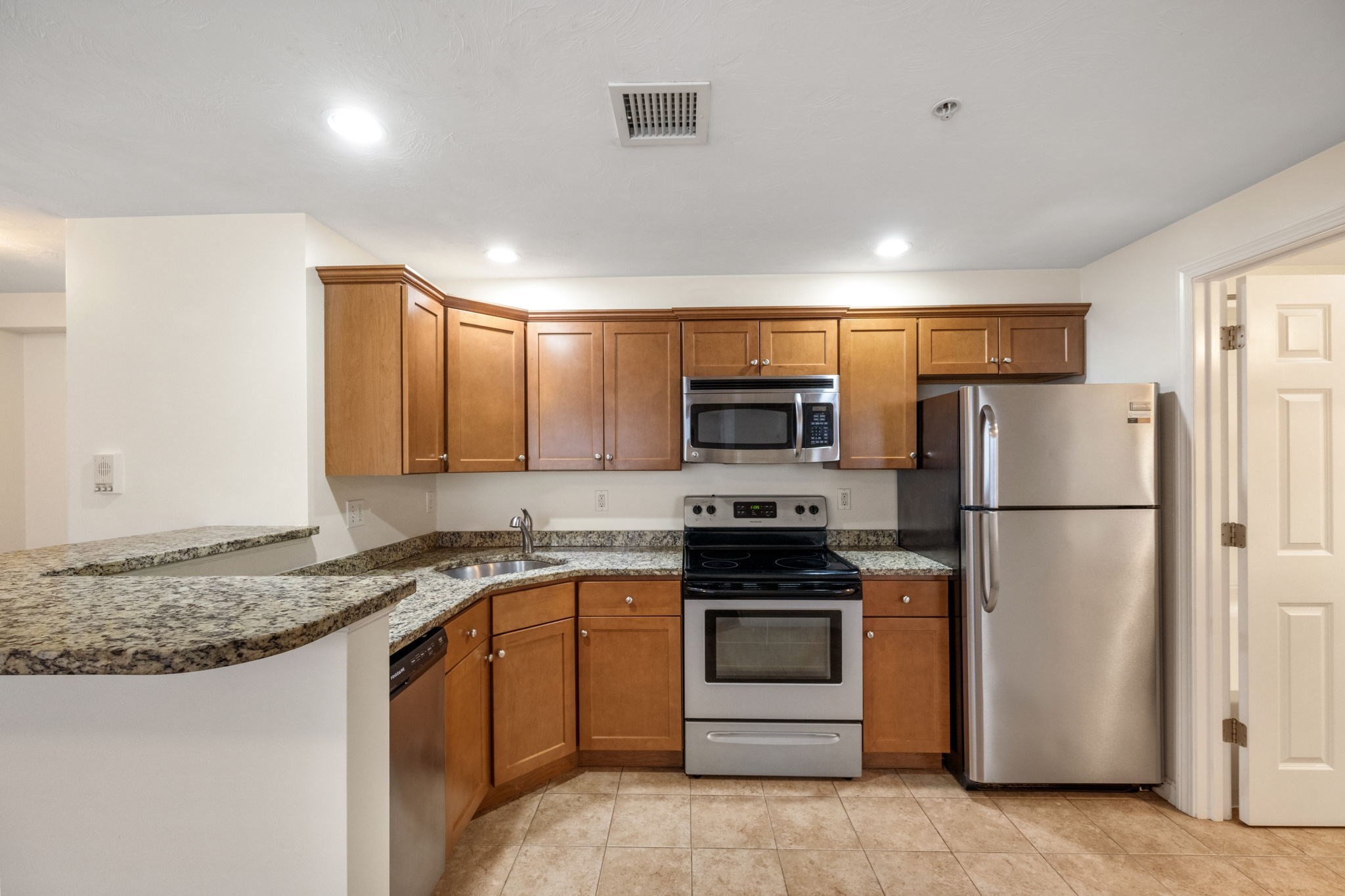 289 North Ave Property Photo 17