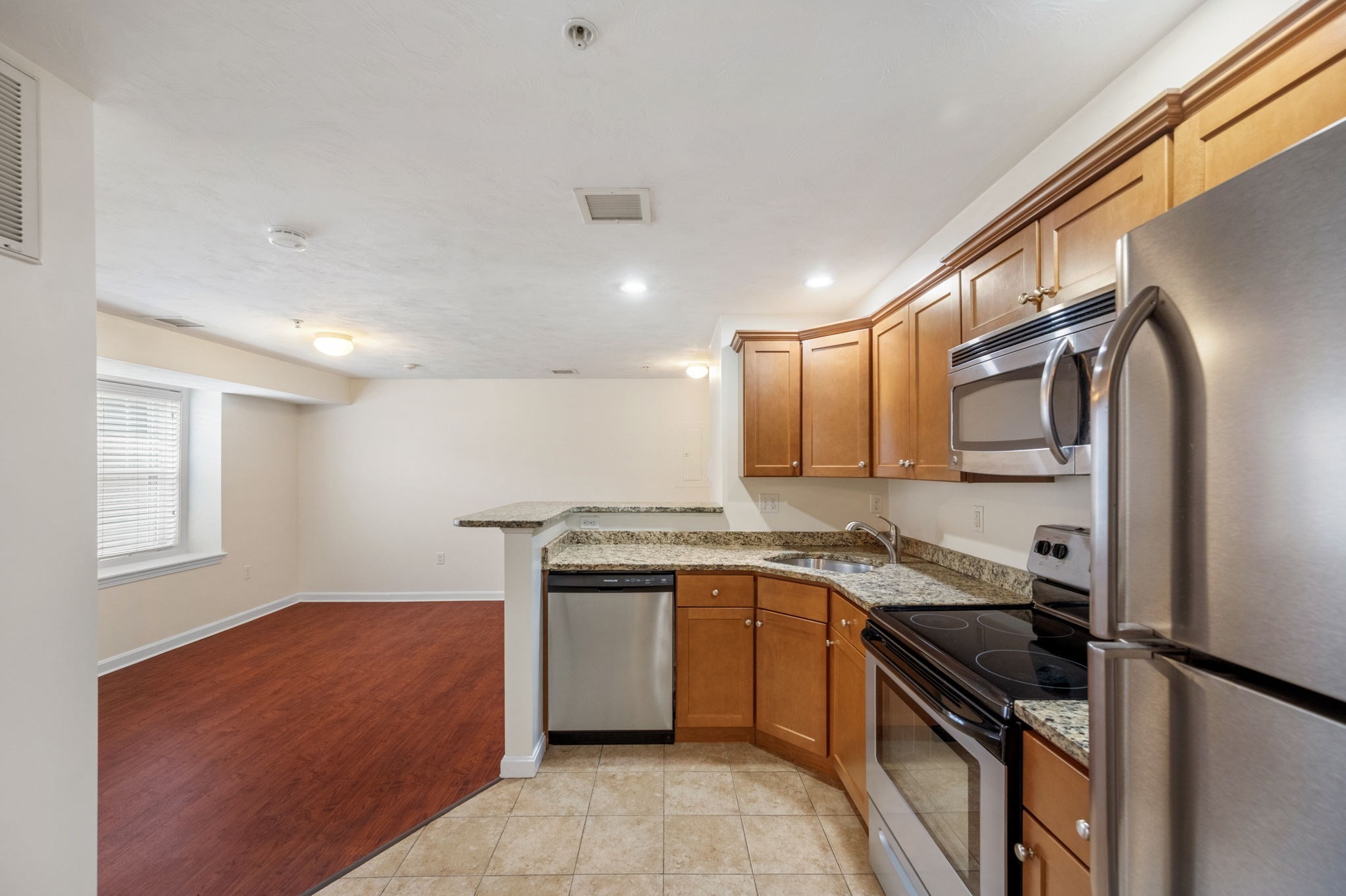 289 North Ave Property Photo 18