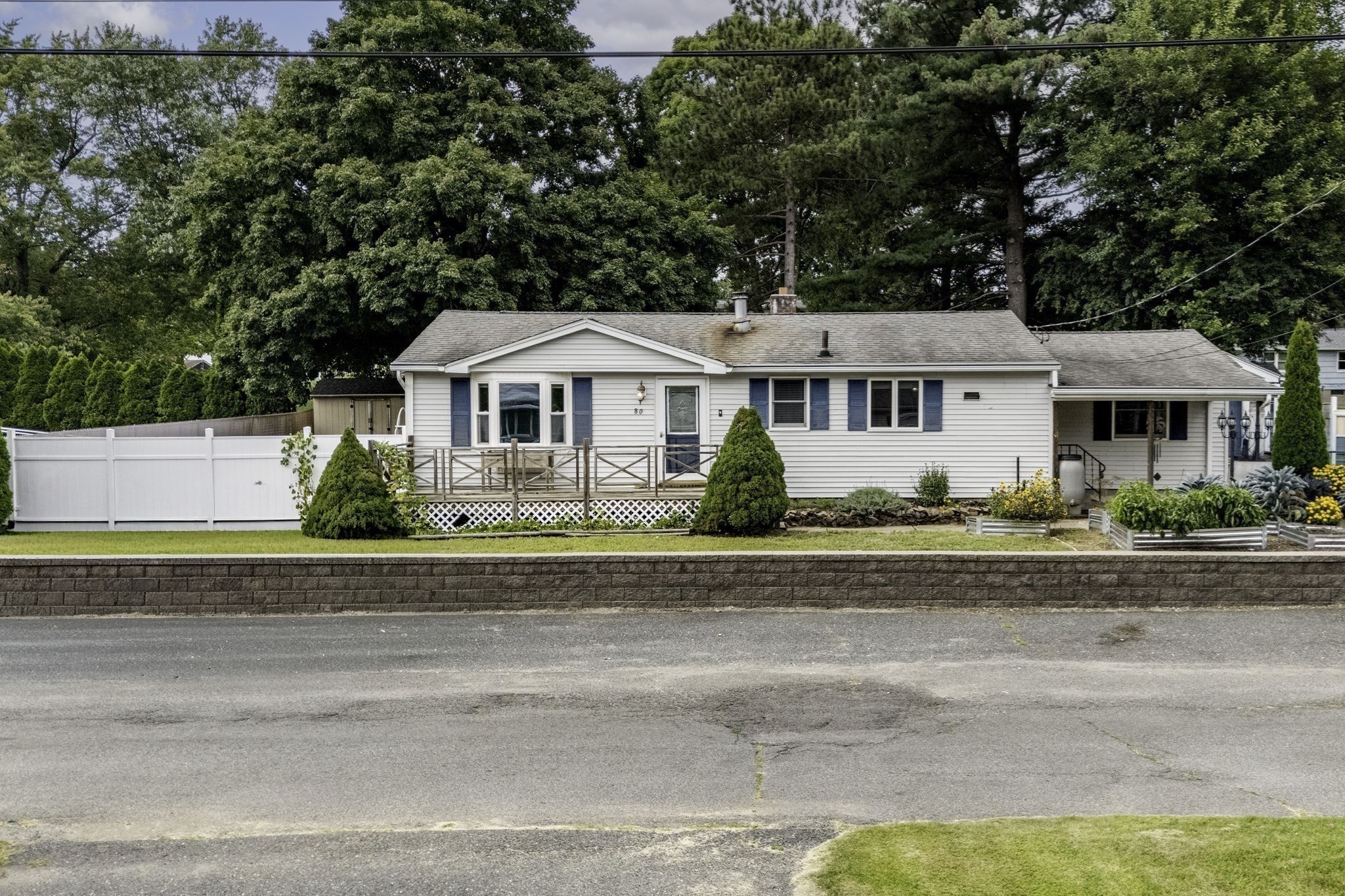 80 Quartus St Property Photo 2