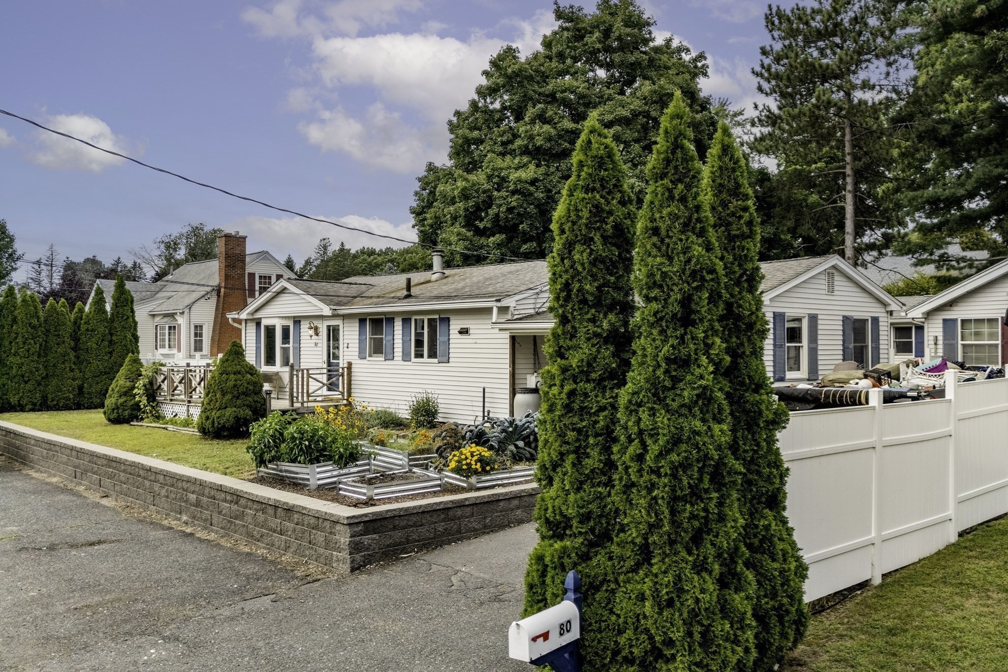 80 Quartus St Property Photo 6