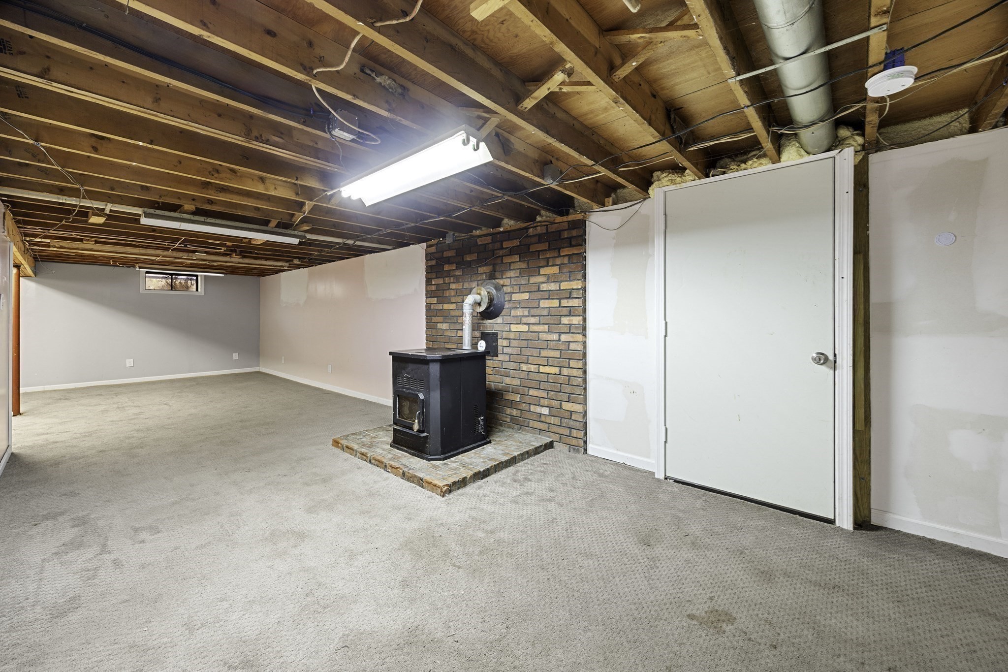 80 Quartus St Property Photo 36