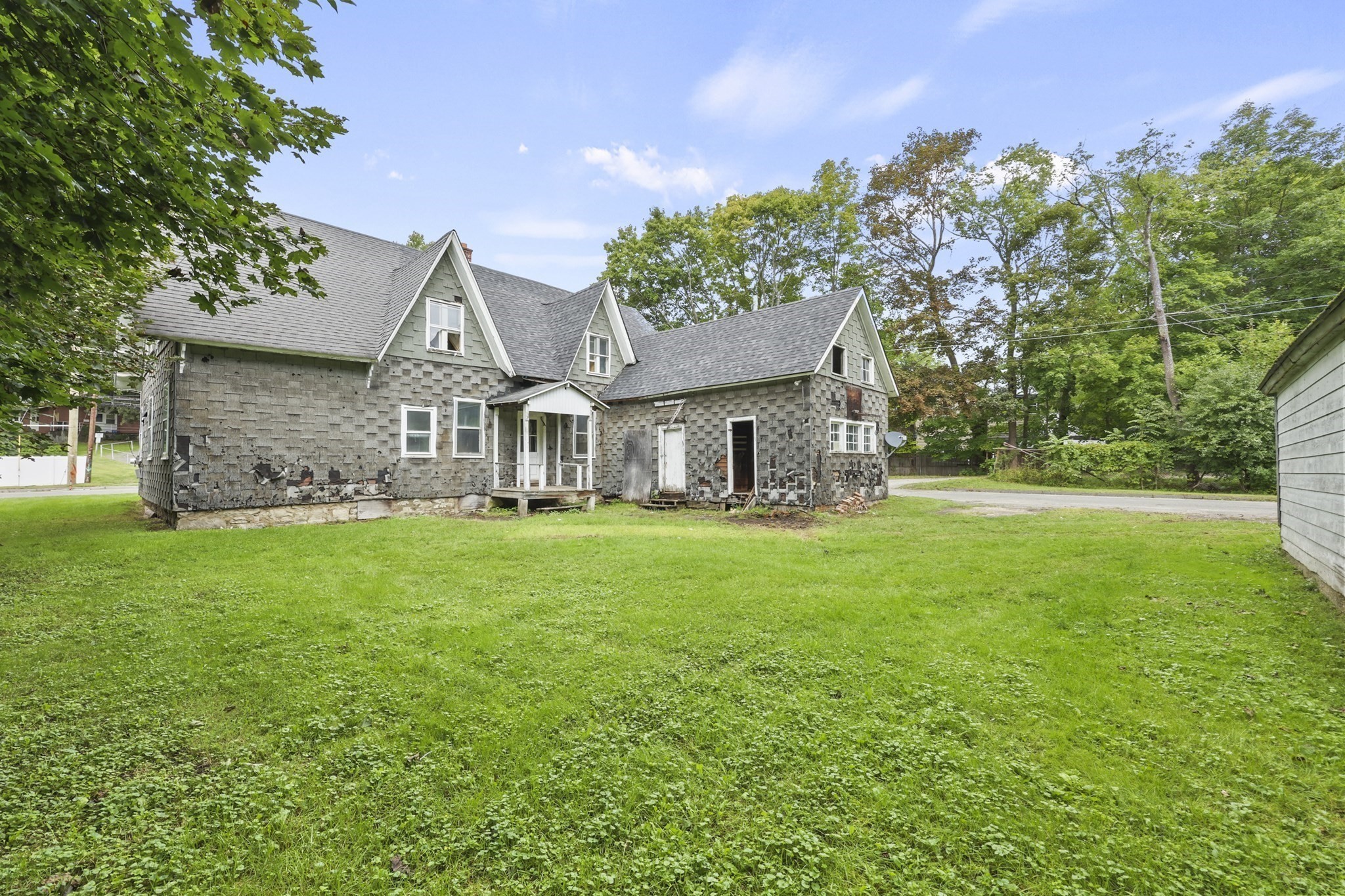 340-342 Wahconah St Property Photo 6