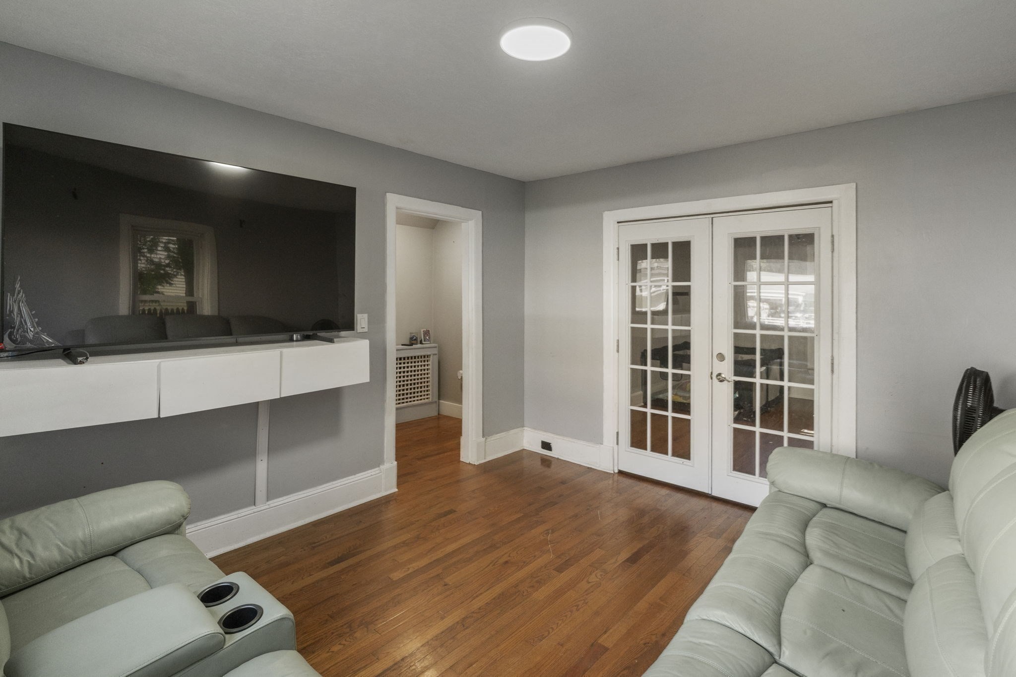13 Cook St Property Photo 5