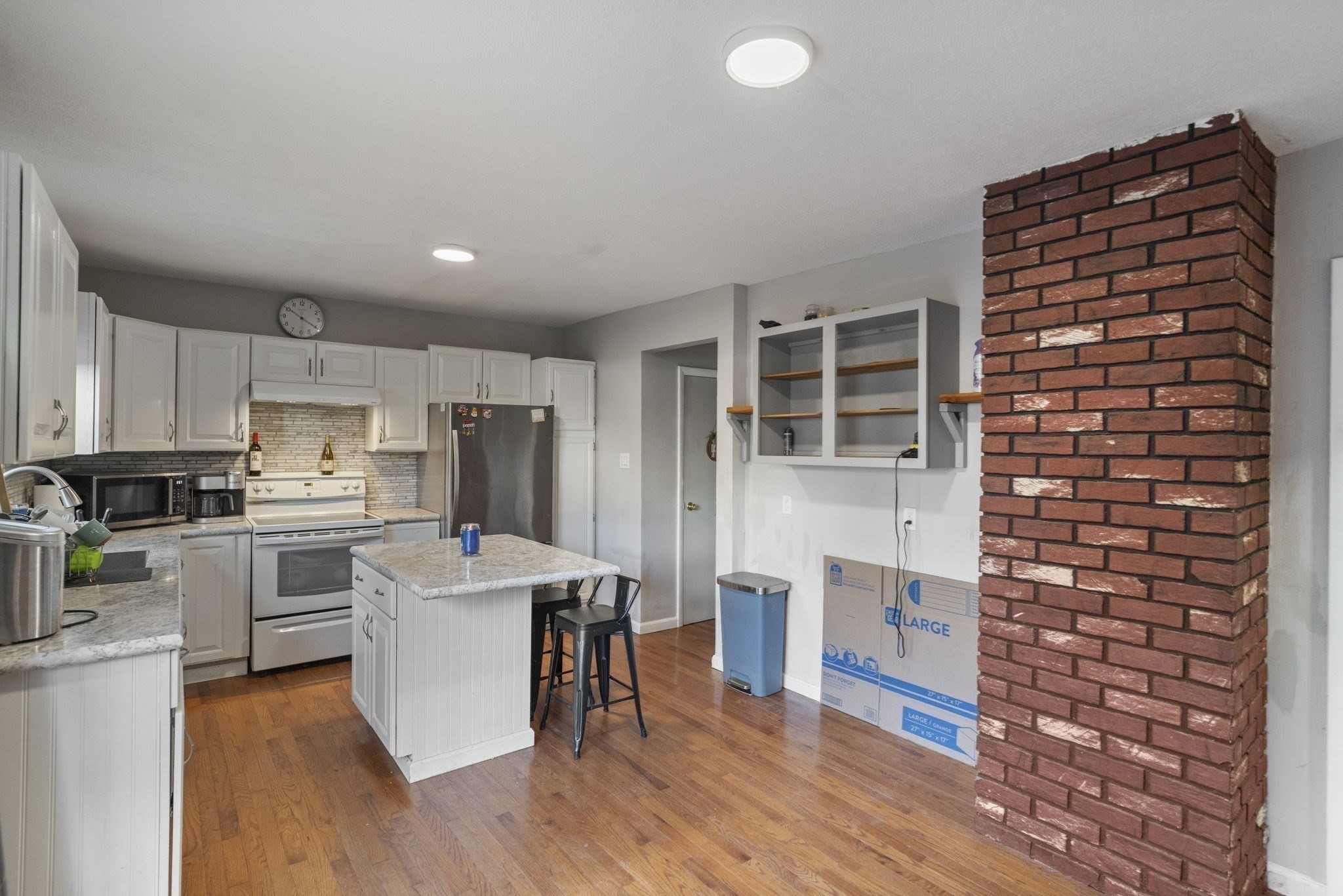 13 Cook St Property Photo 12