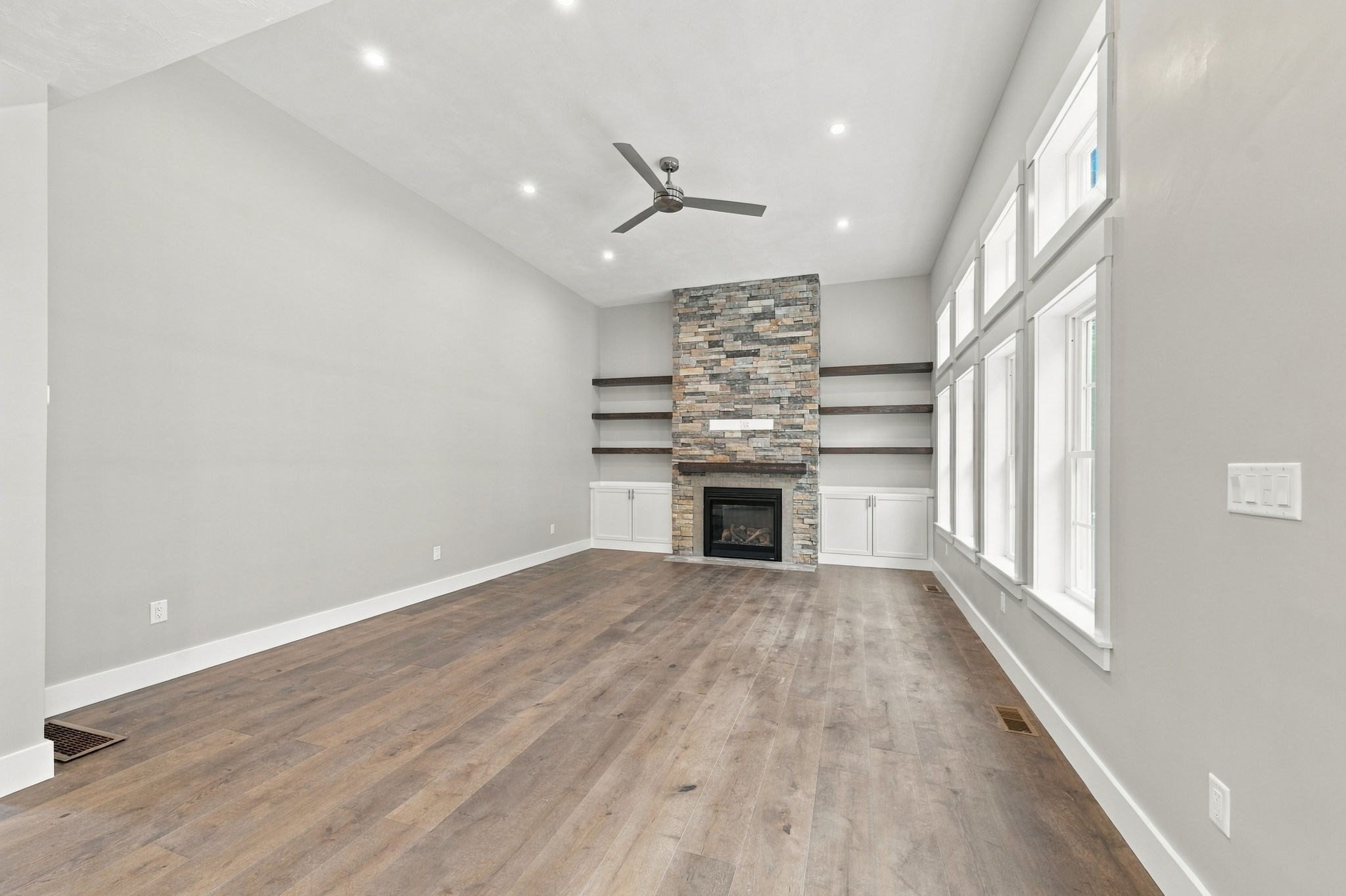 9 Southworth Street Property Photo 16