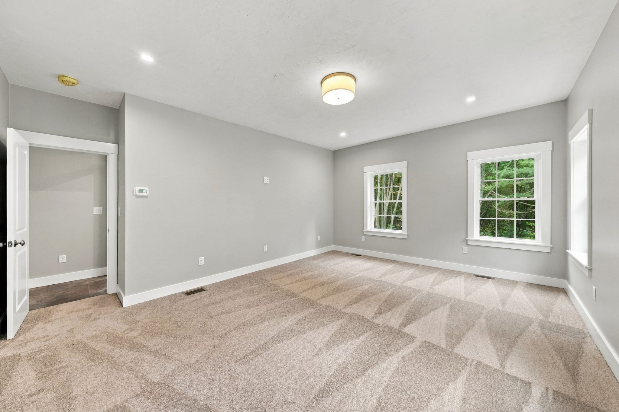 9 Southworth Street Property Photo 27