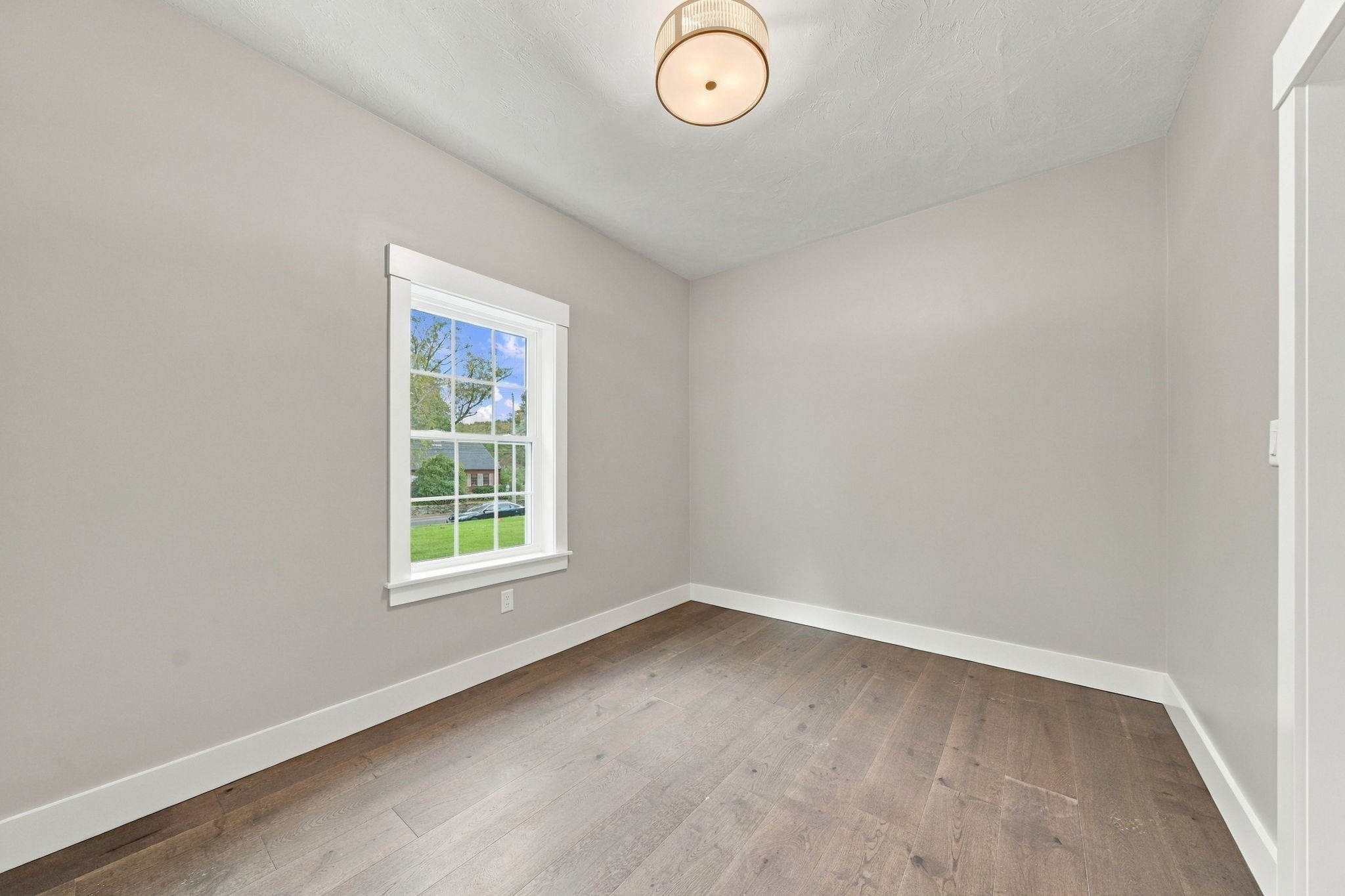 9 Southworth Street Property Photo 32