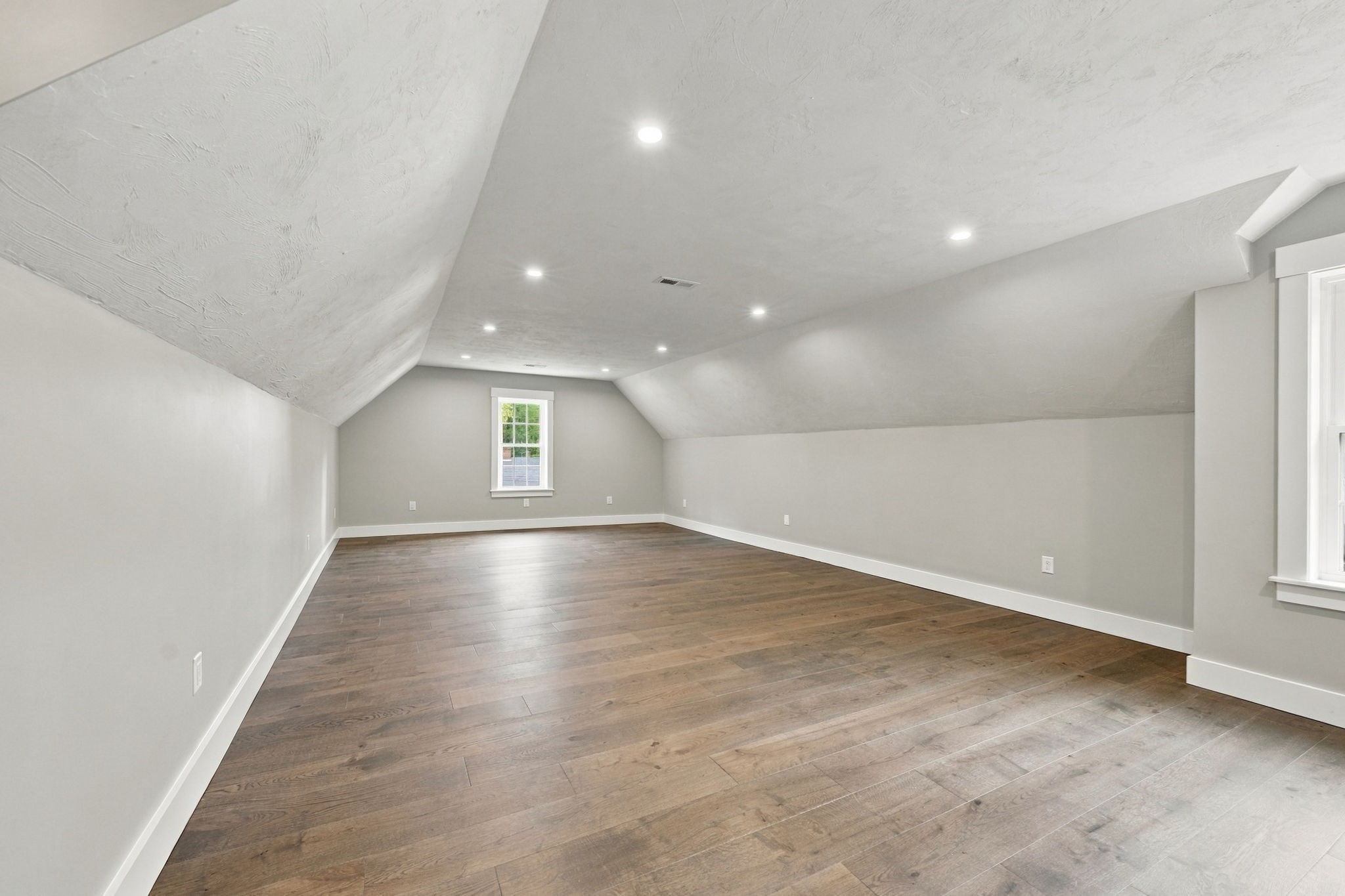 9 Southworth Street Property Photo 36