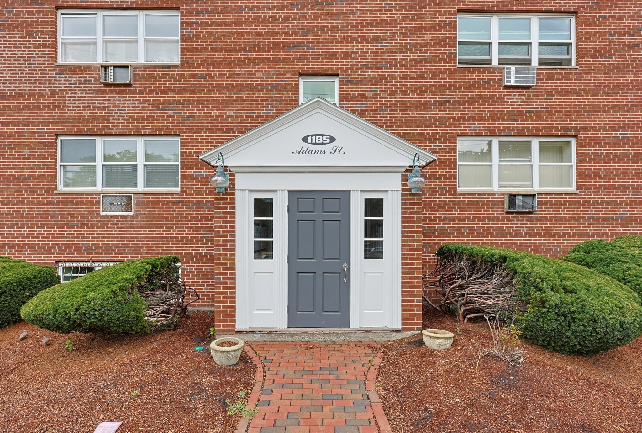 1185 Adams St # 17 Property Photo 1
