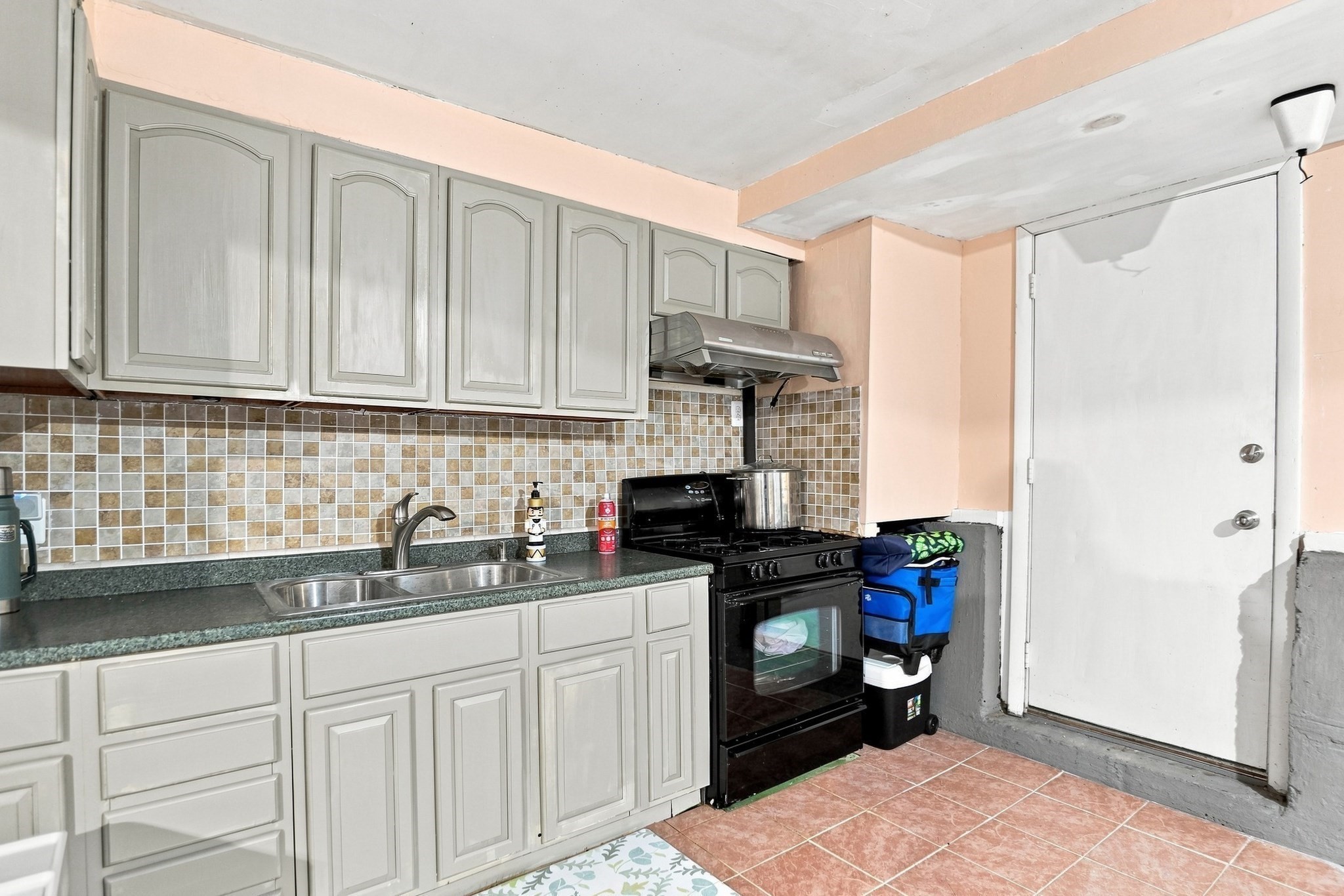 116 Kensington St Property Photo 29