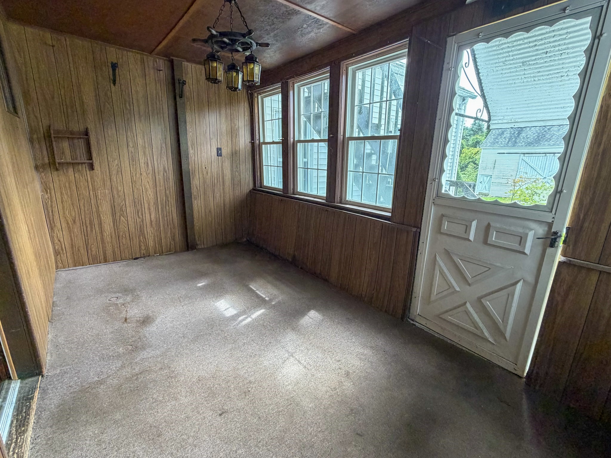 1386 Pleasant St Property Photo 2