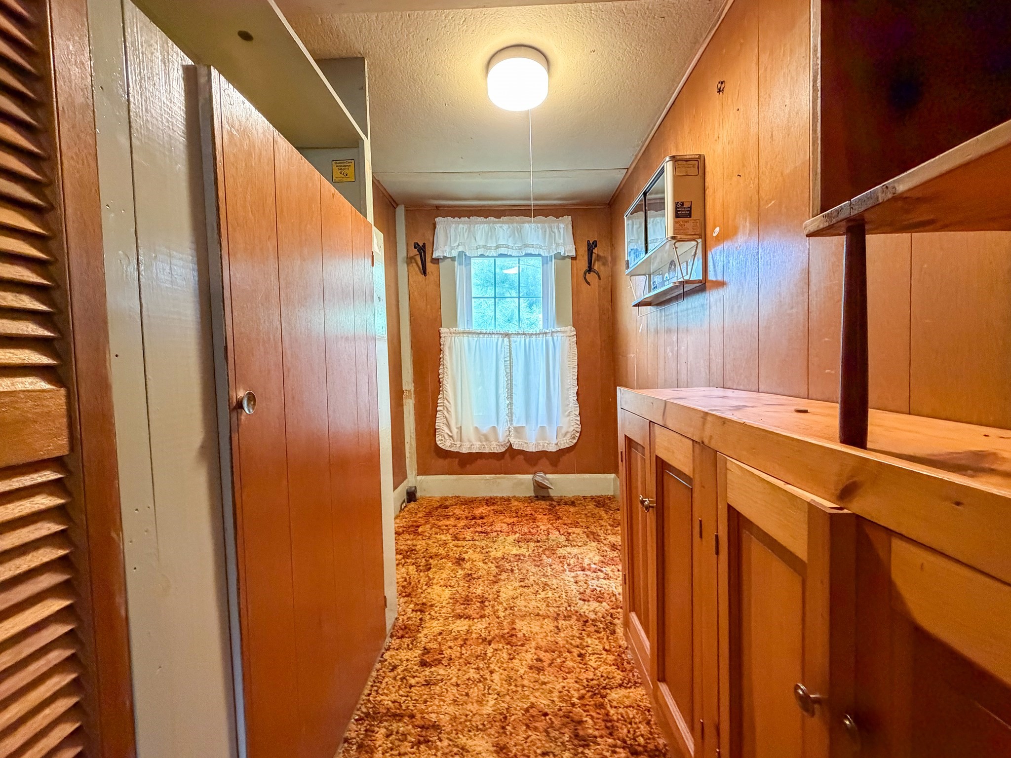 1386 Pleasant St Property Photo 7