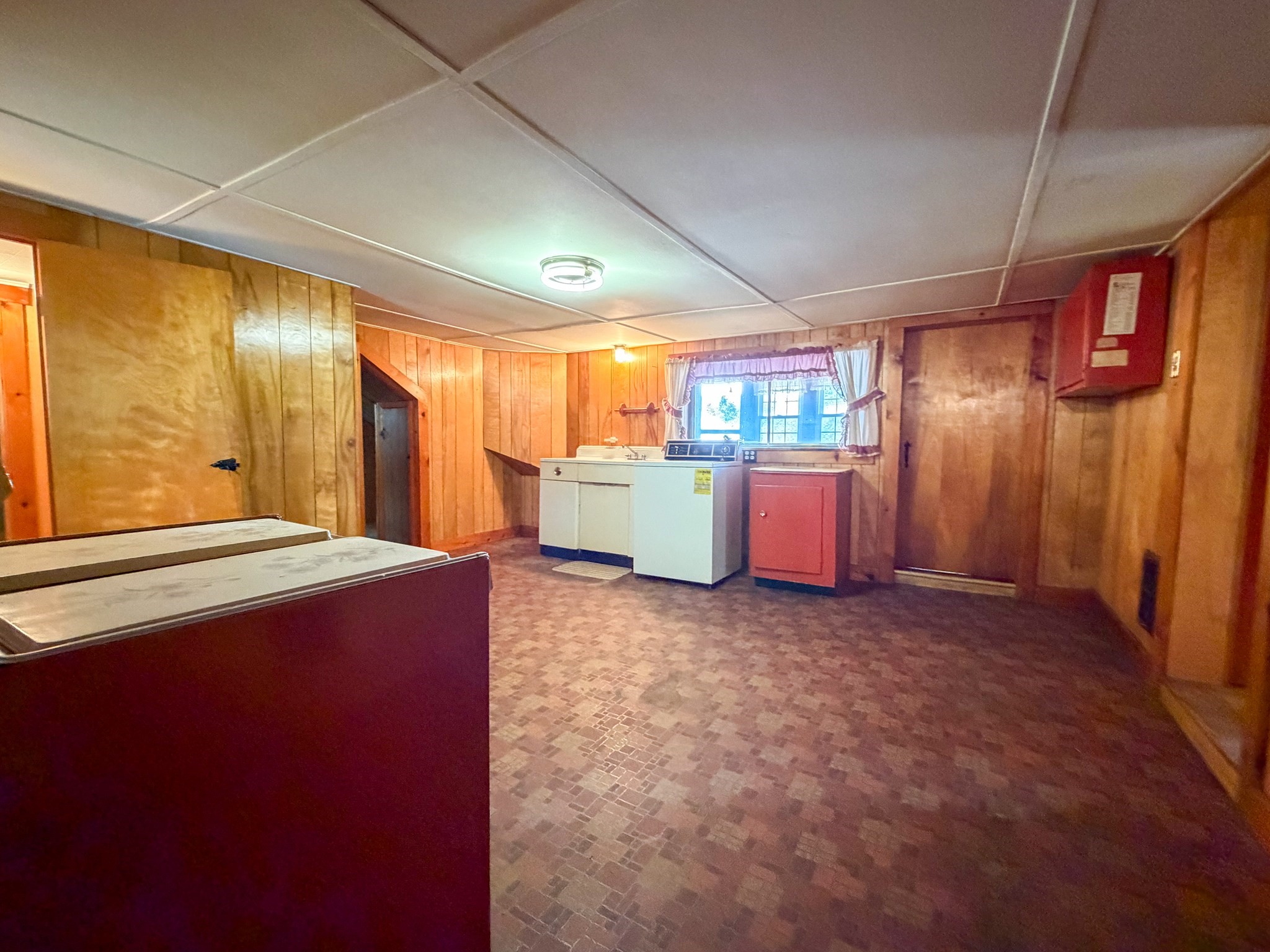 1386 Pleasant St Property Photo 15