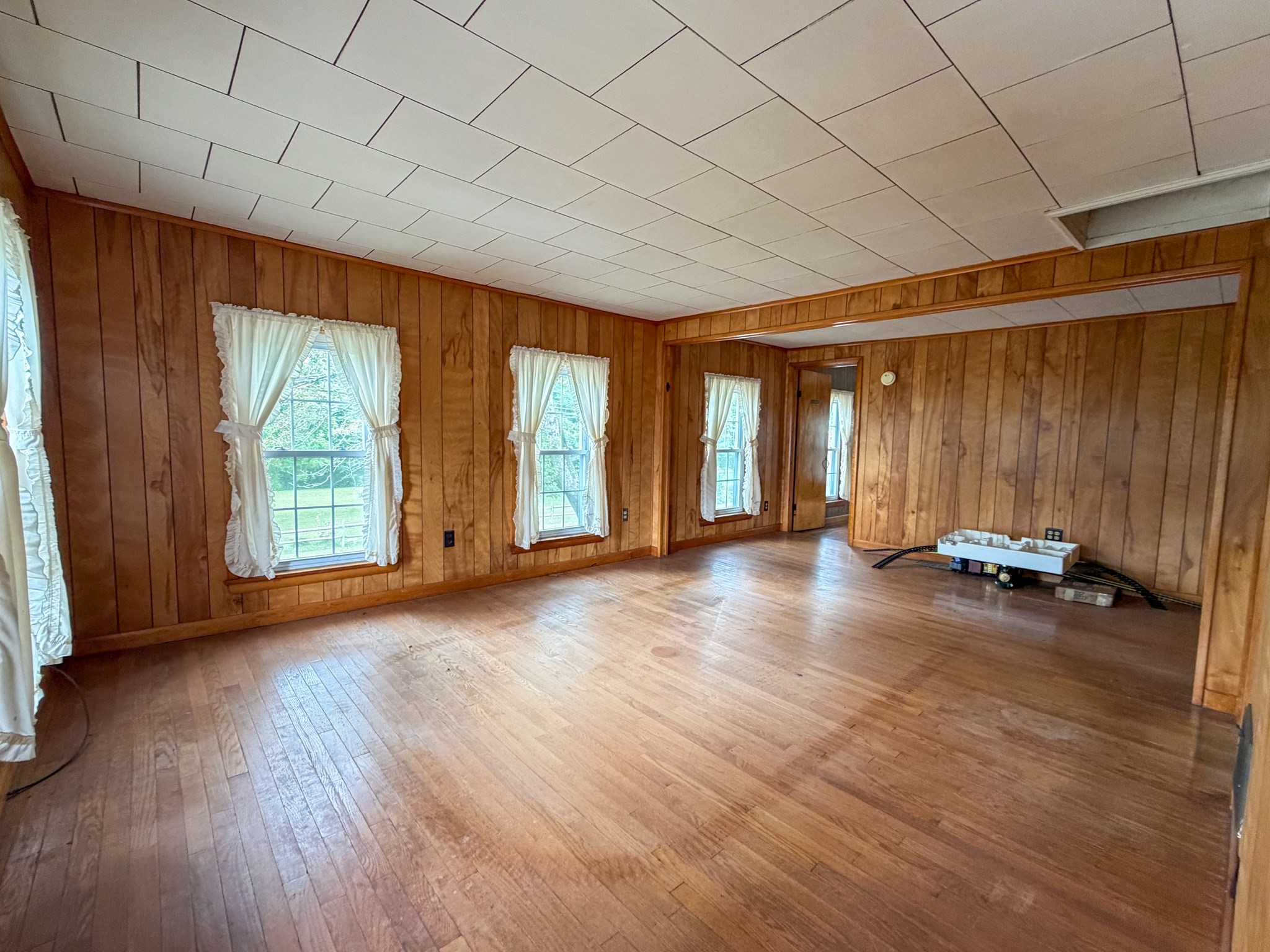1386 Pleasant St Property Photo 17