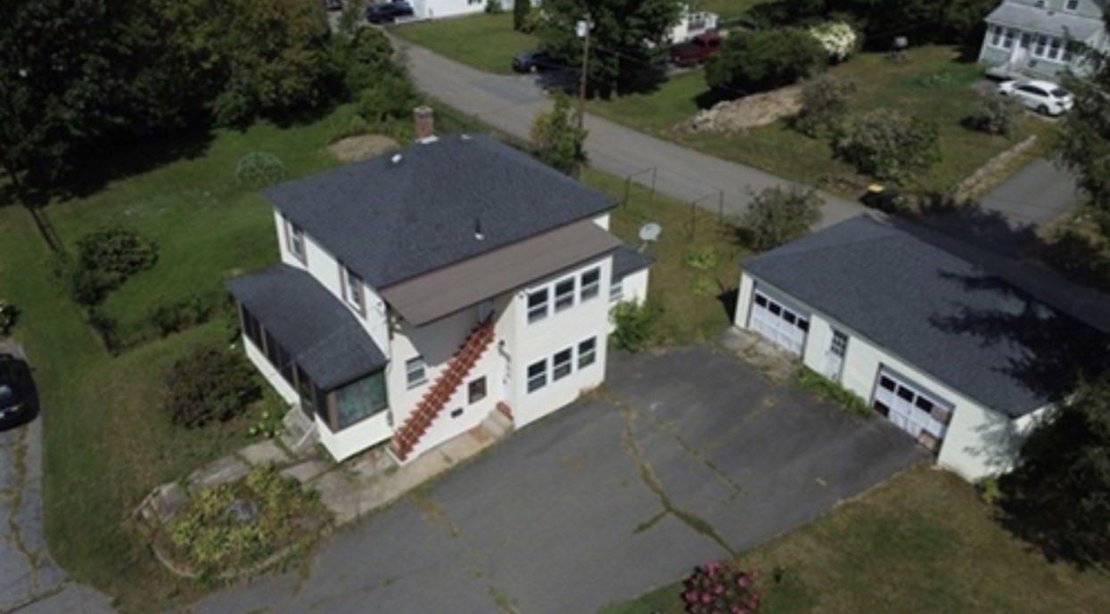 1386 Pleasant St Property Photo 29