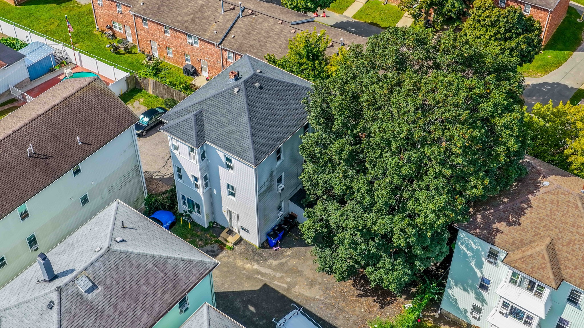 185 Covel St Property Photo 4