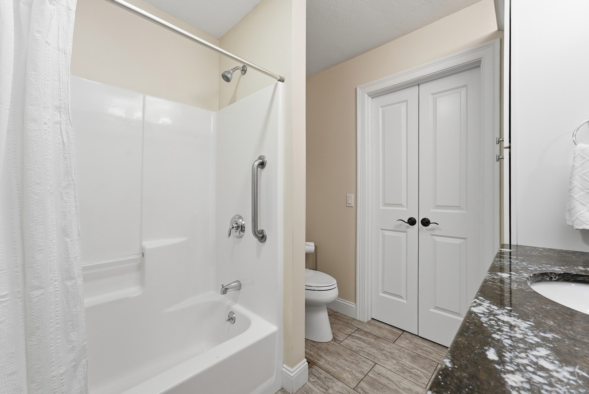 76 Beech Hill Rd # 76 Property Photo 23