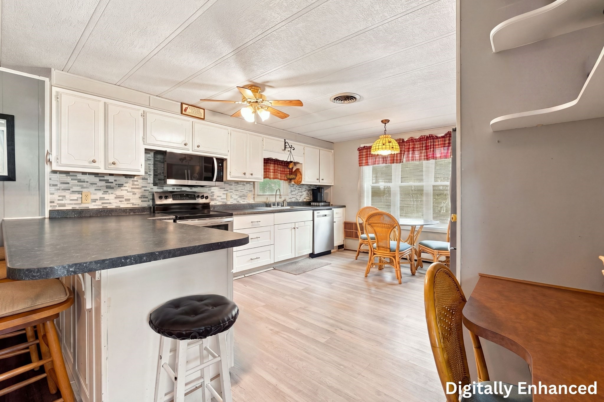 60 Longboat Dr Property Photo 2