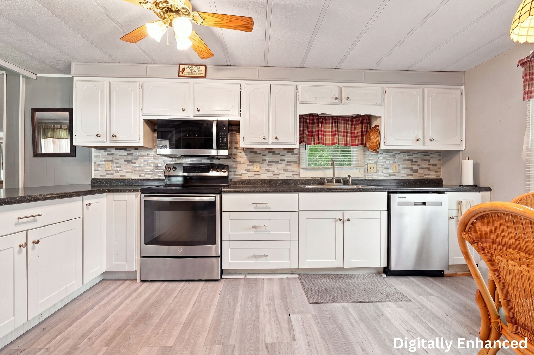 60 Longboat Dr Property Photo 3