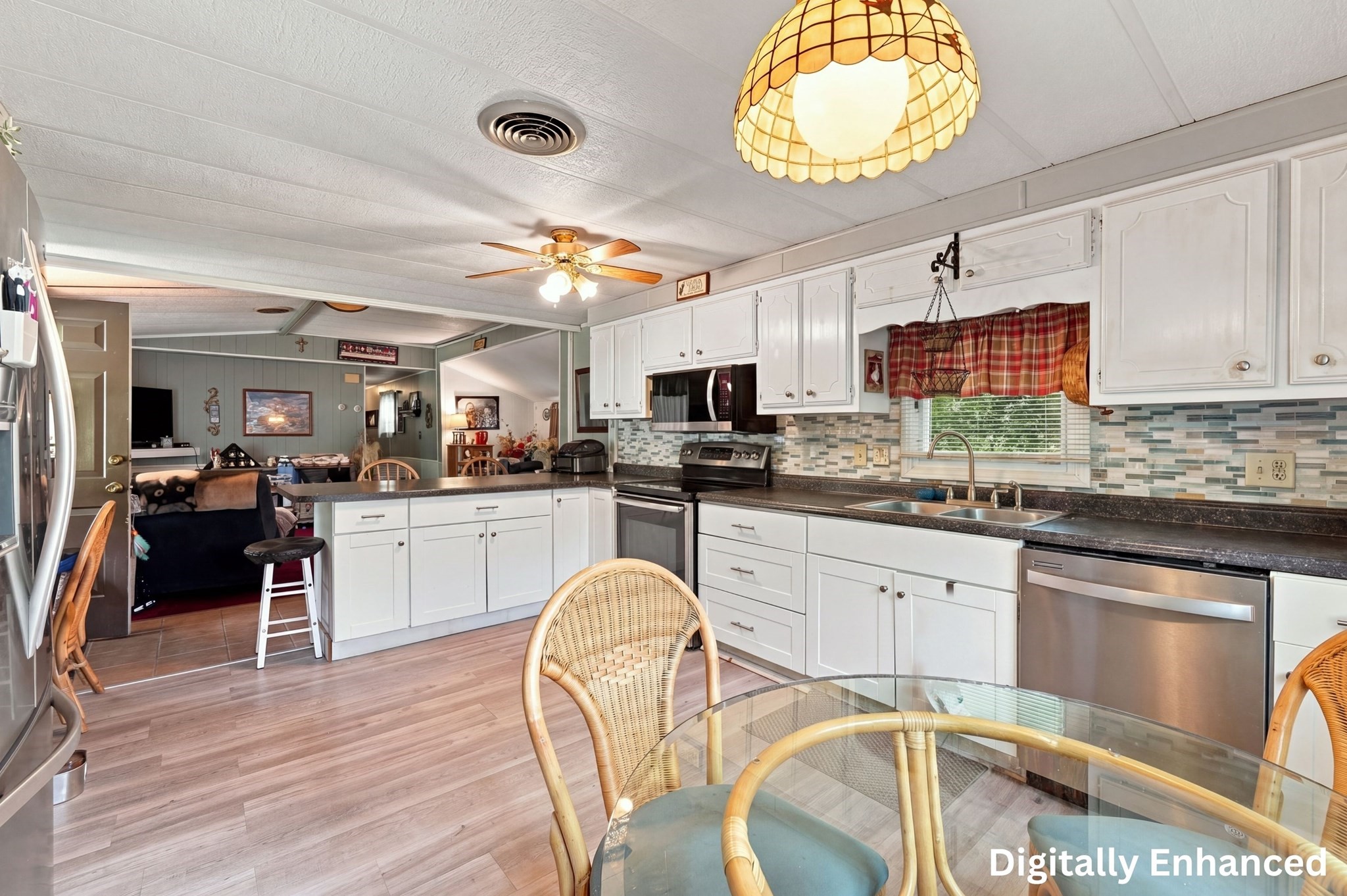 60 Longboat Dr Property Photo 4