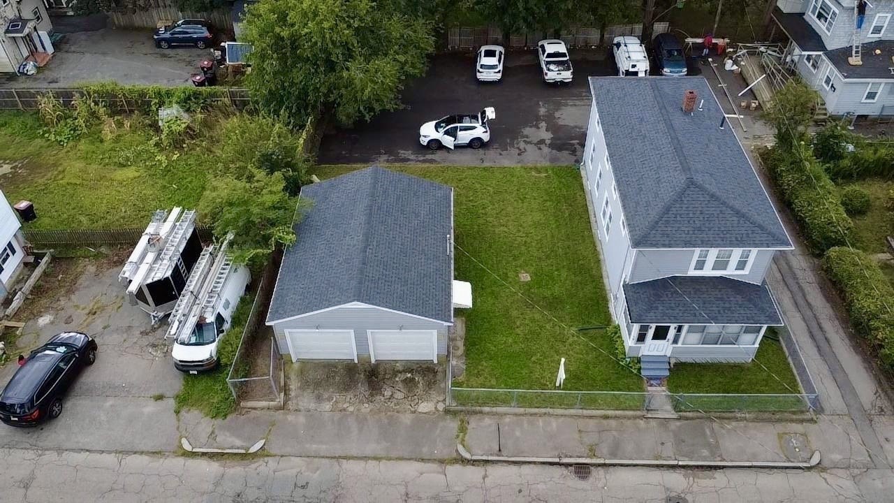 18 Ford St Property Photo 5