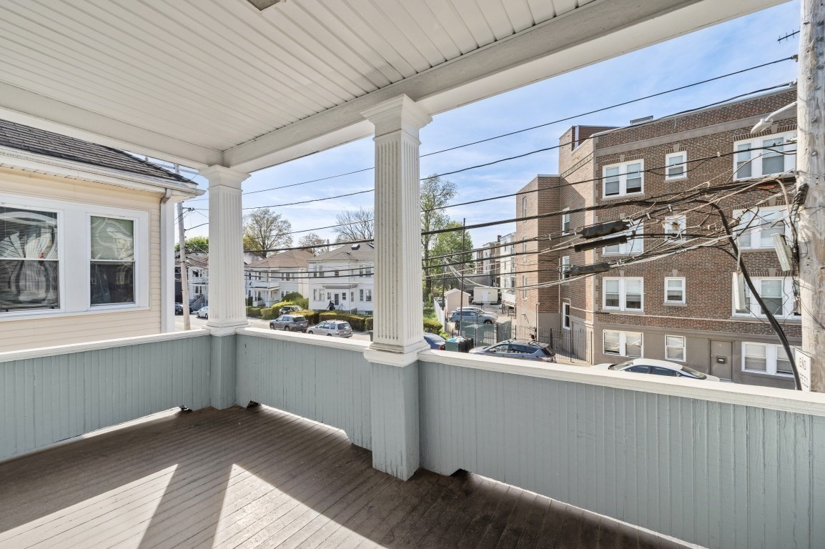6 West Selden # 2 Property Photo 10
