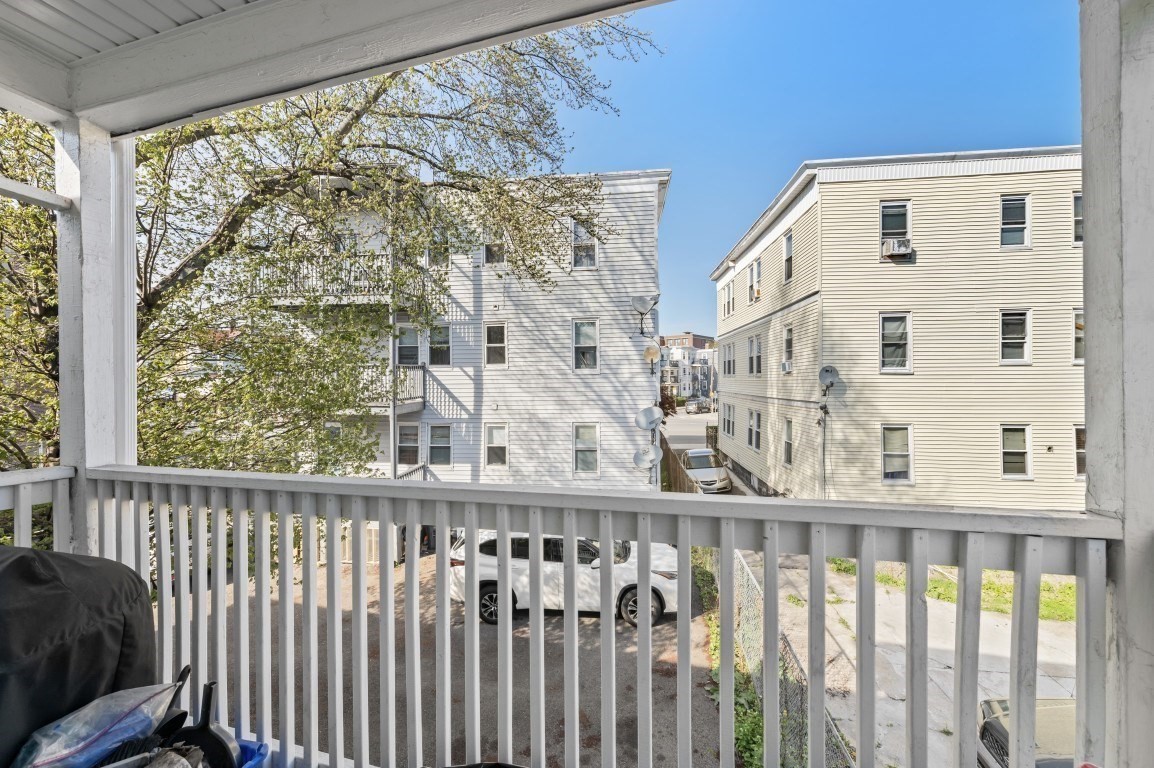 6 West Selden # 2 Property Photo 11