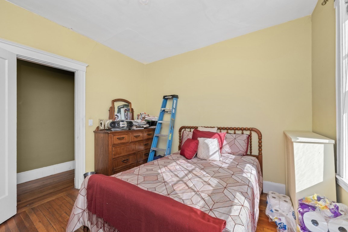 6 West Selden # 2 Property Photo 17