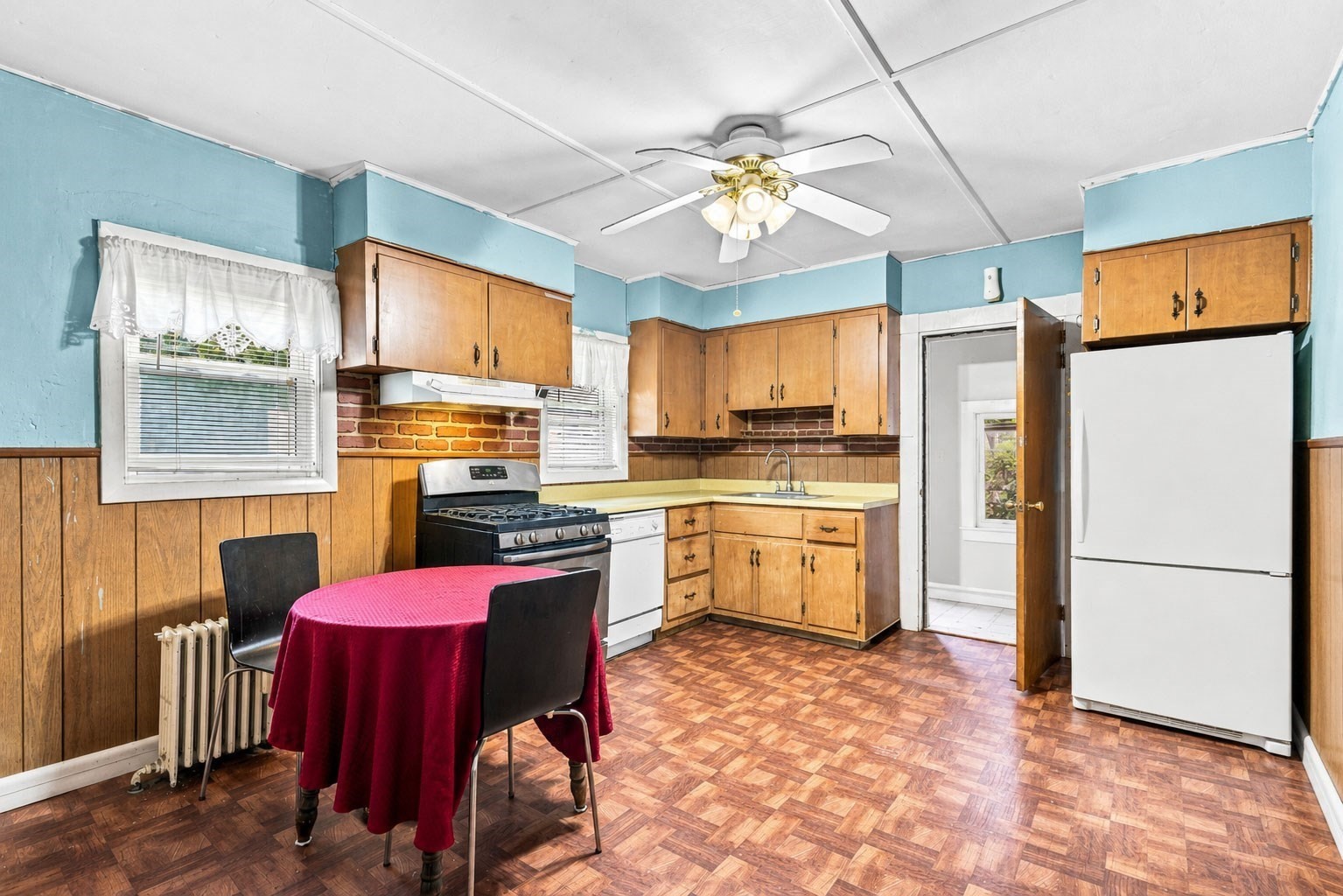 257 Austin St Property Photo 7