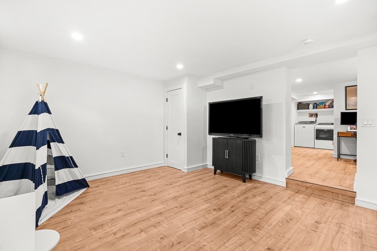 57 Glendale Ave Property Photo 33