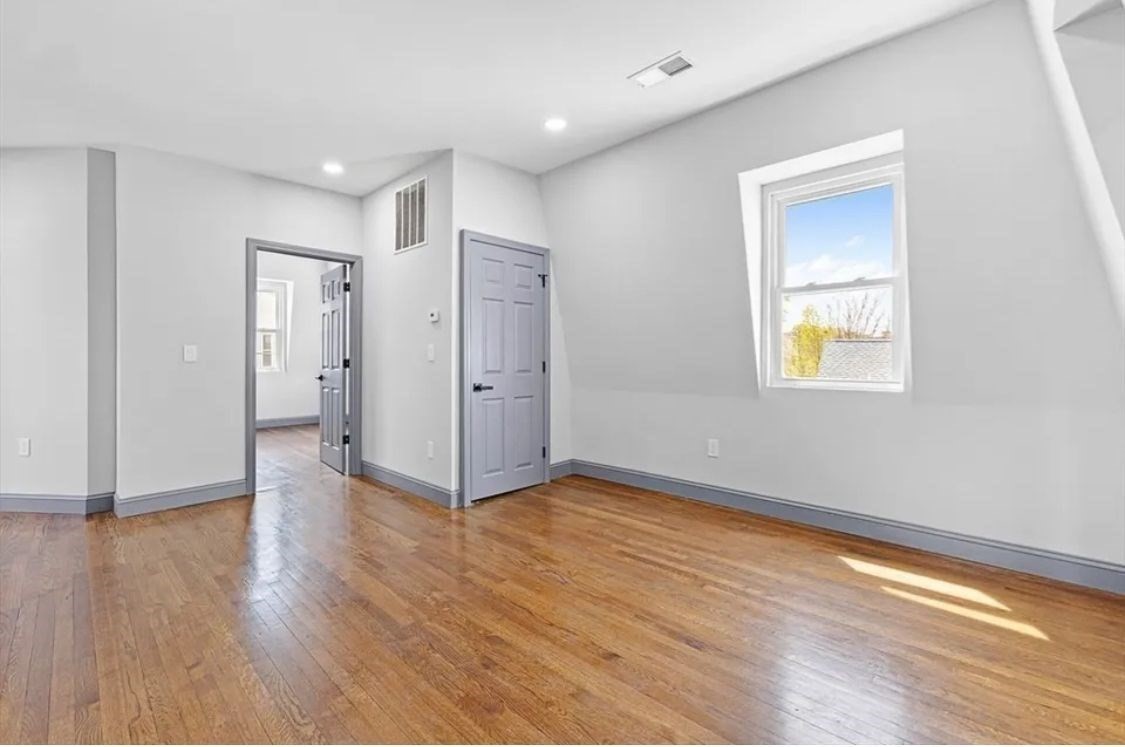 21 Valley Ave # 2 Property Photo 3
