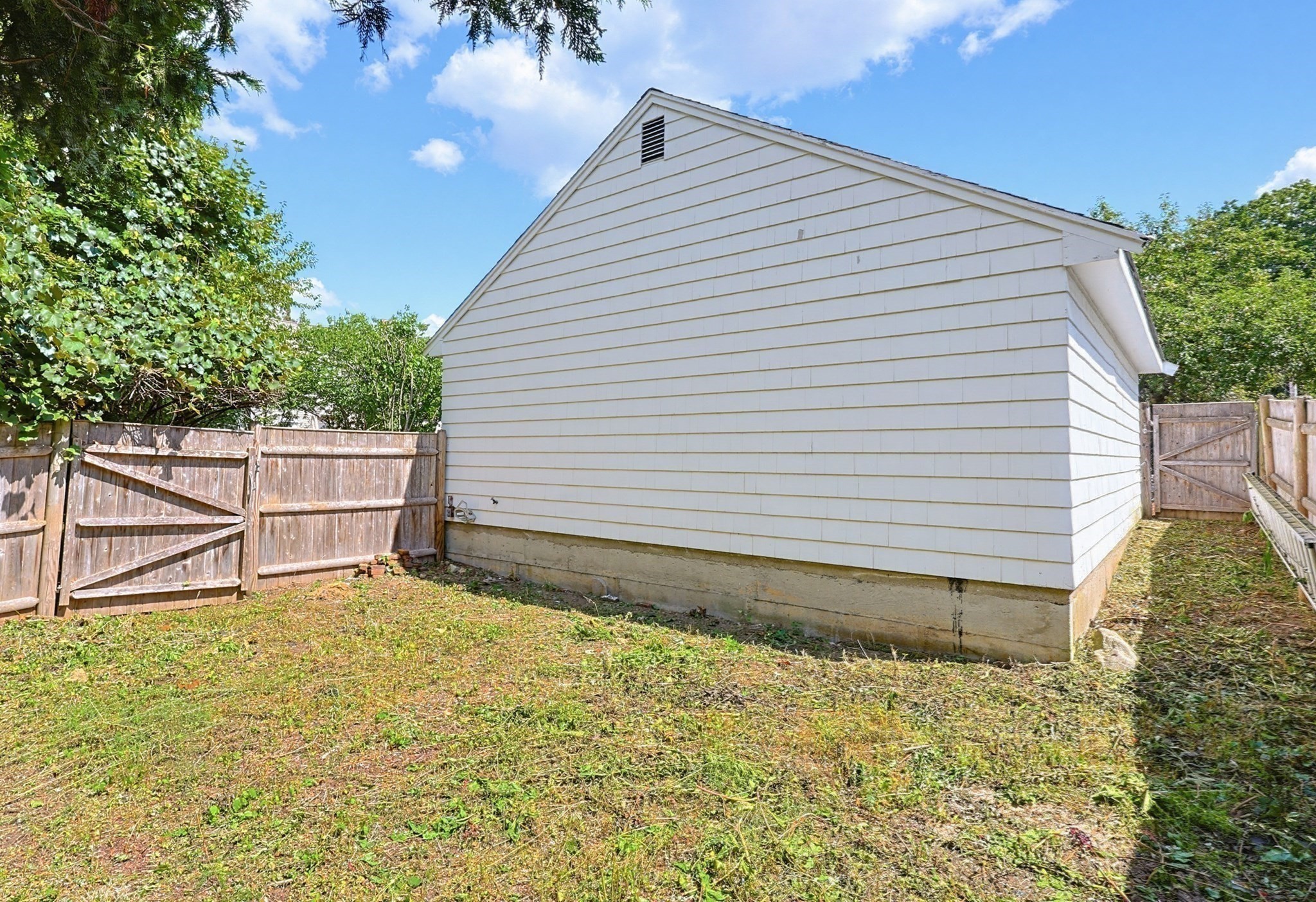22 Hodges St Property Photo 36