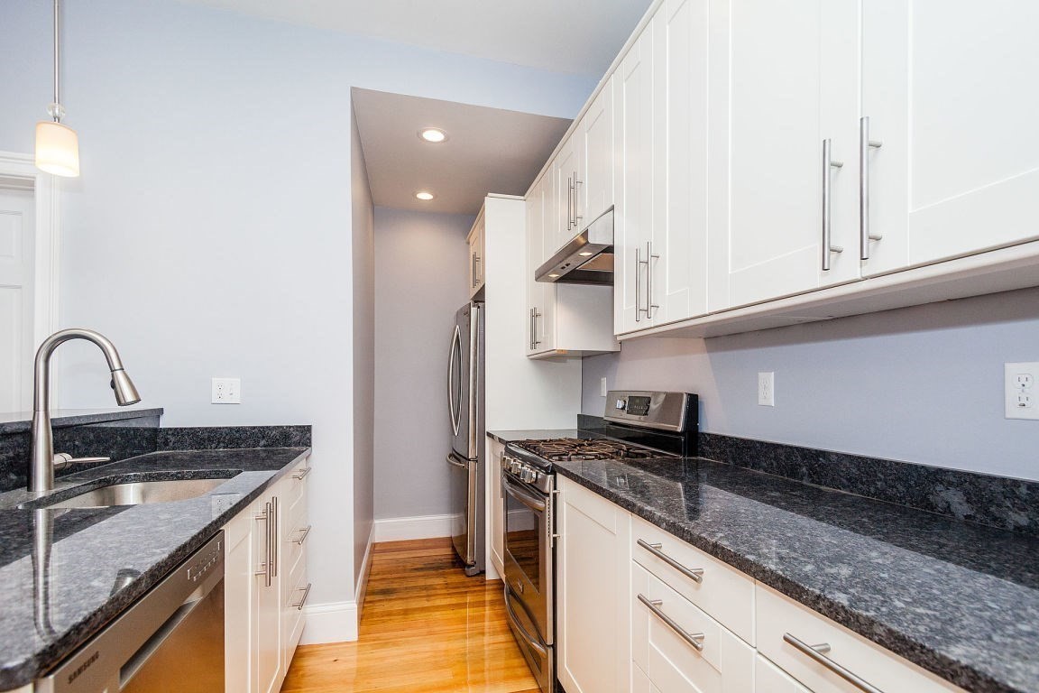 52 Hartford St Property Photo 3