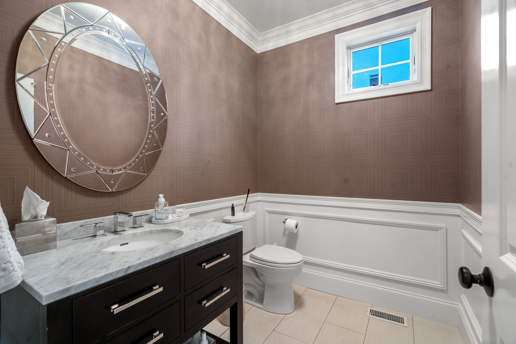 25 Arch St Property Photo 9
